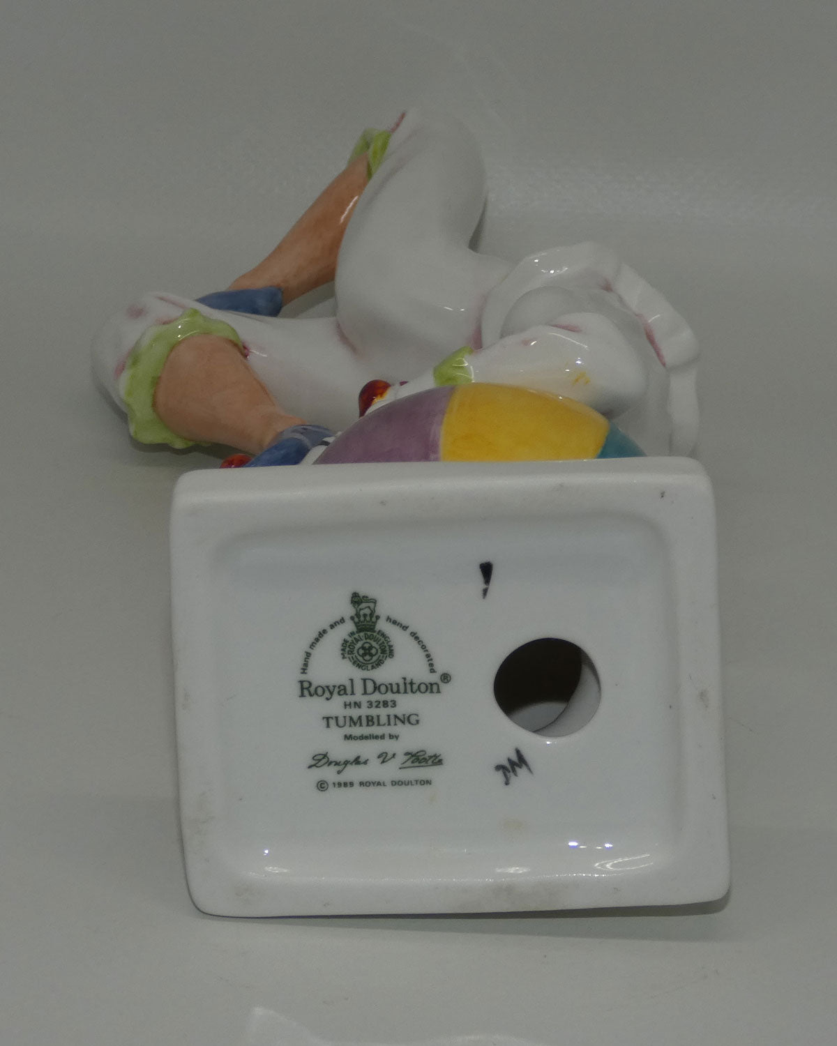 hn3283-royal-doulton-figure-tumbling