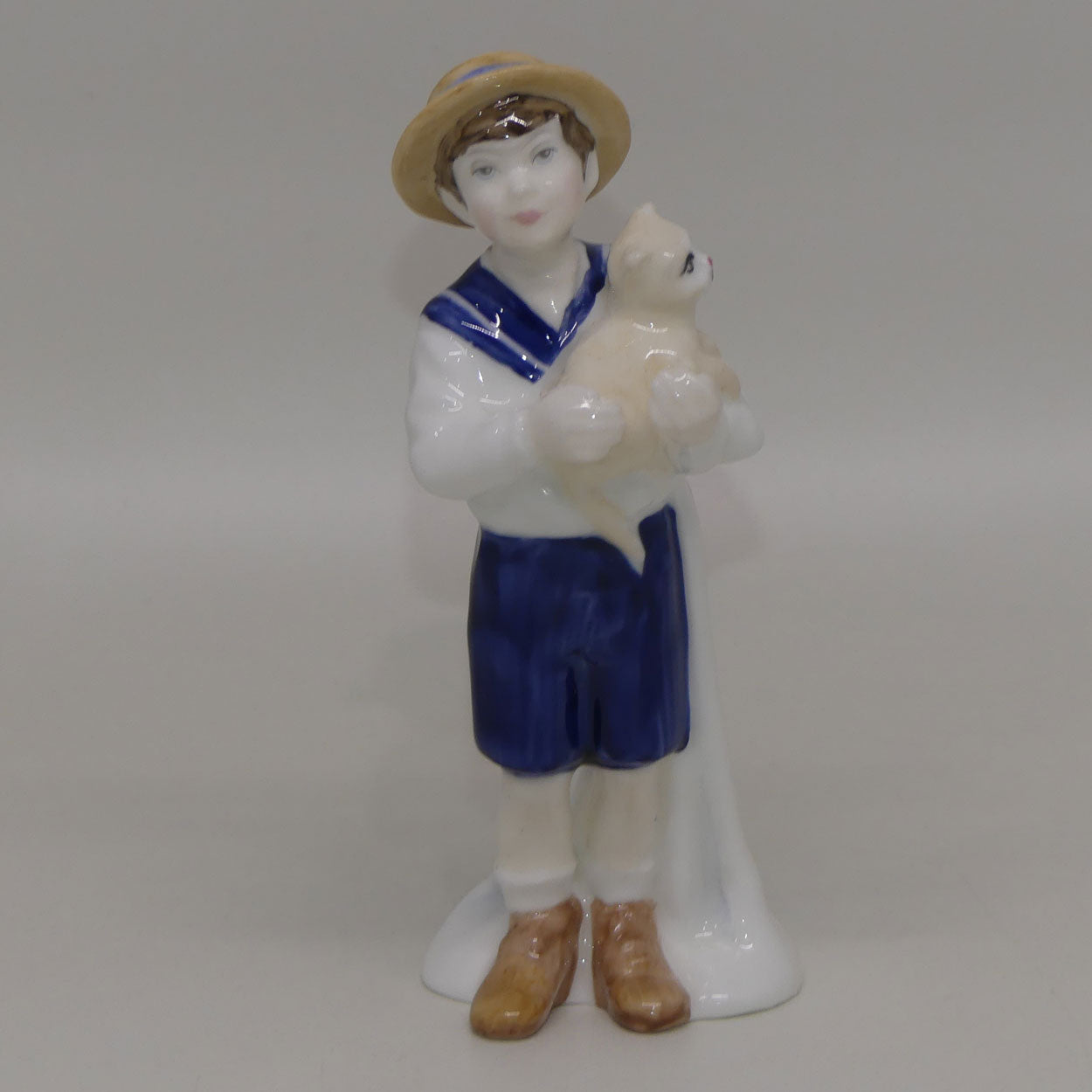 hn3607-royal-doulton-figure-special-friend