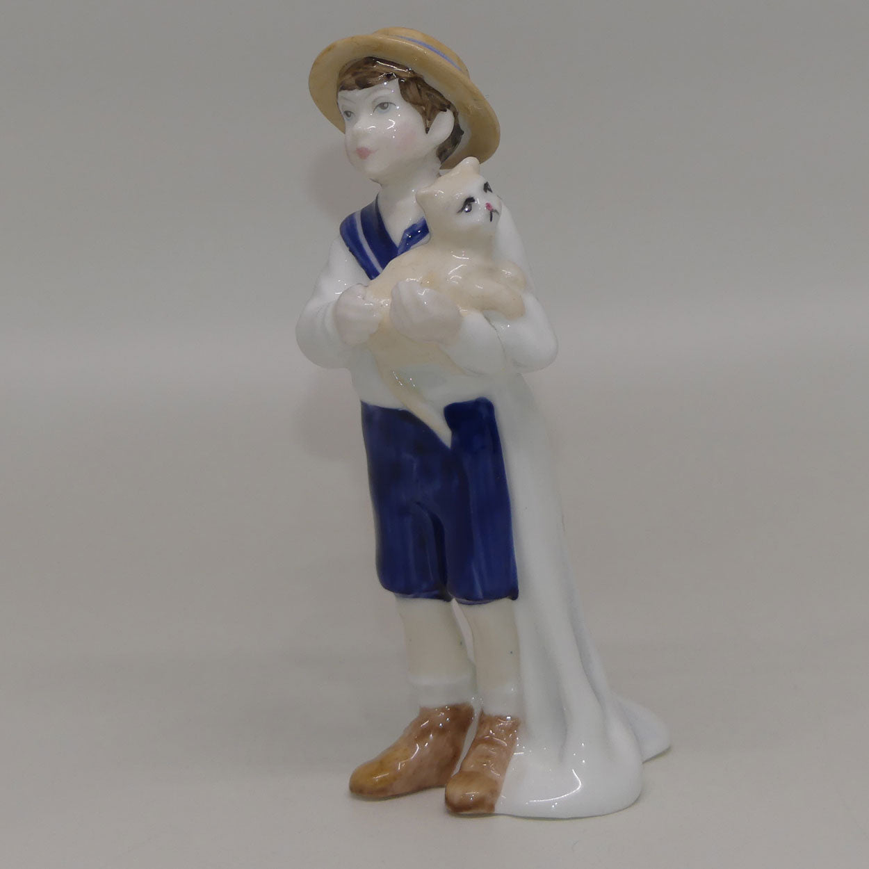 hn3607-royal-doulton-figure-special-friend
