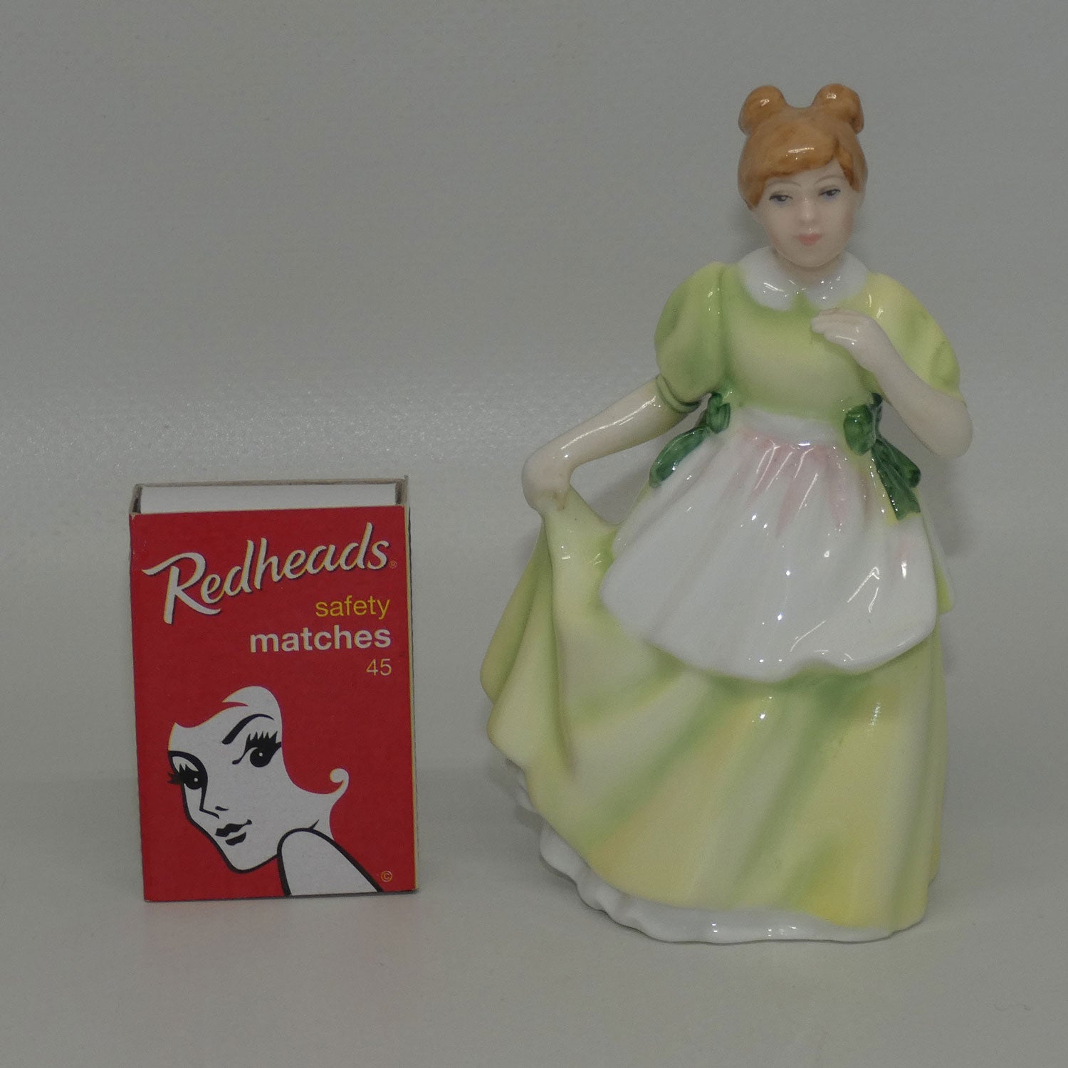 hn3654-royal-doulton-figure-young-melody