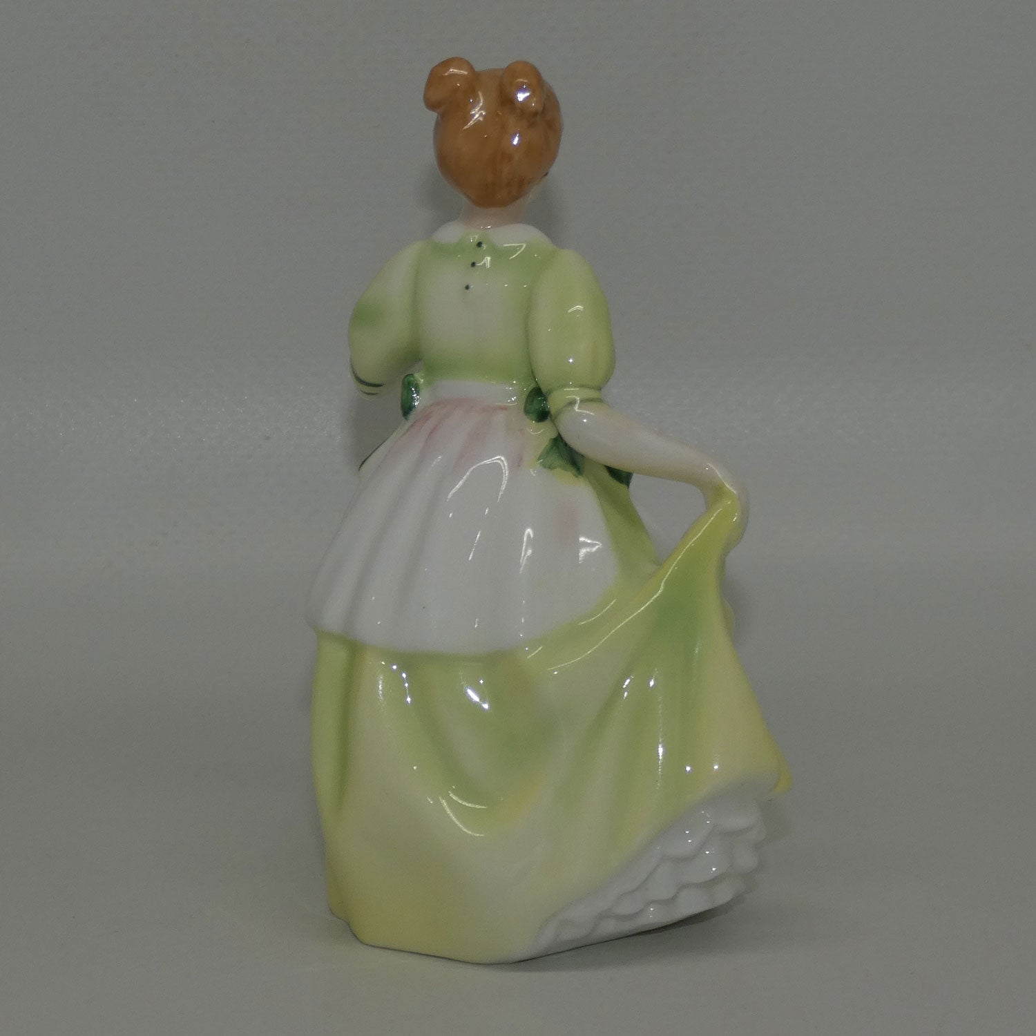 hn3654-royal-doulton-figure-young-melody