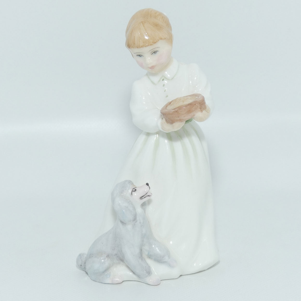 Royal Doulton figure Dinnertime HN3726 | Designer: Alan Maslankowski