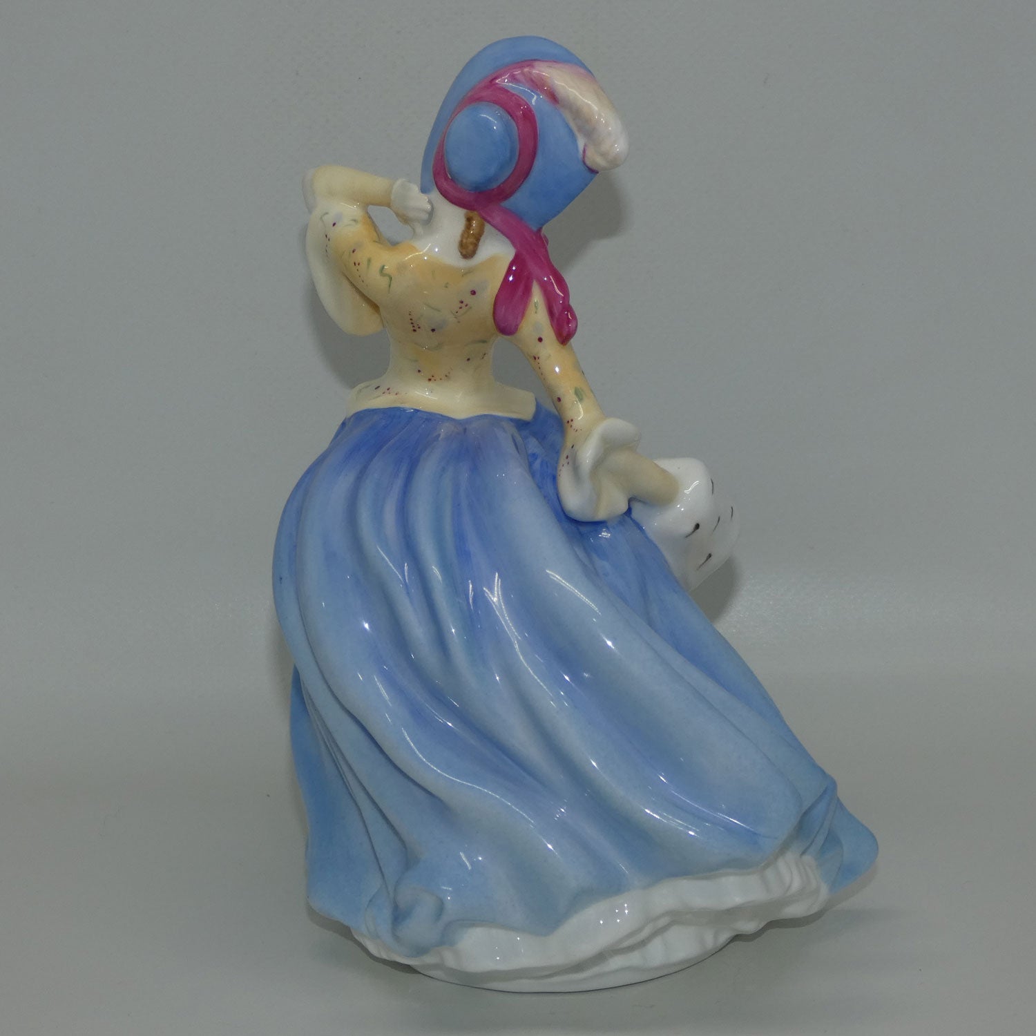hn3736-royal-doulton-figure-autumn-breezes-blue