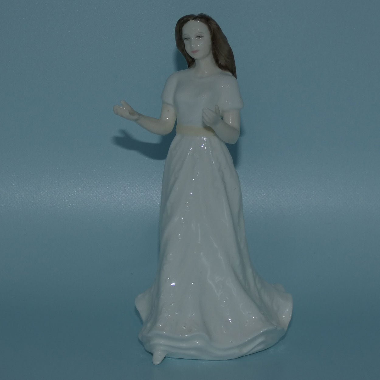 hn4250-royal-doulton-figure-greetings