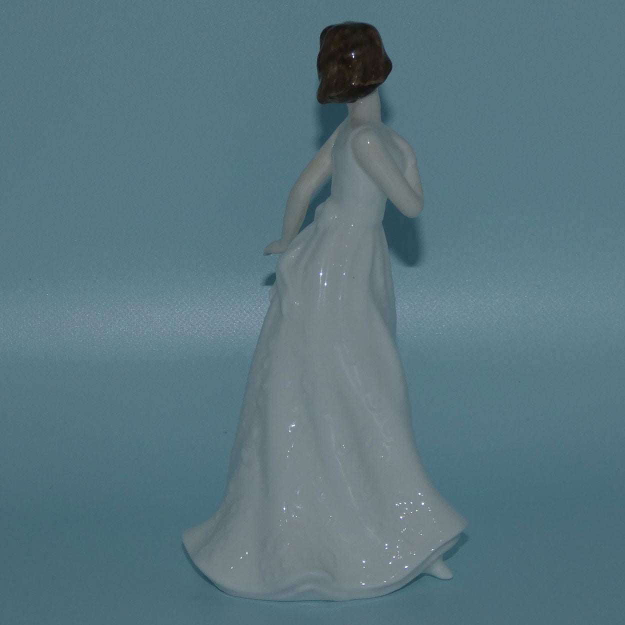 hn4442-royal-doulton-figure-cherish