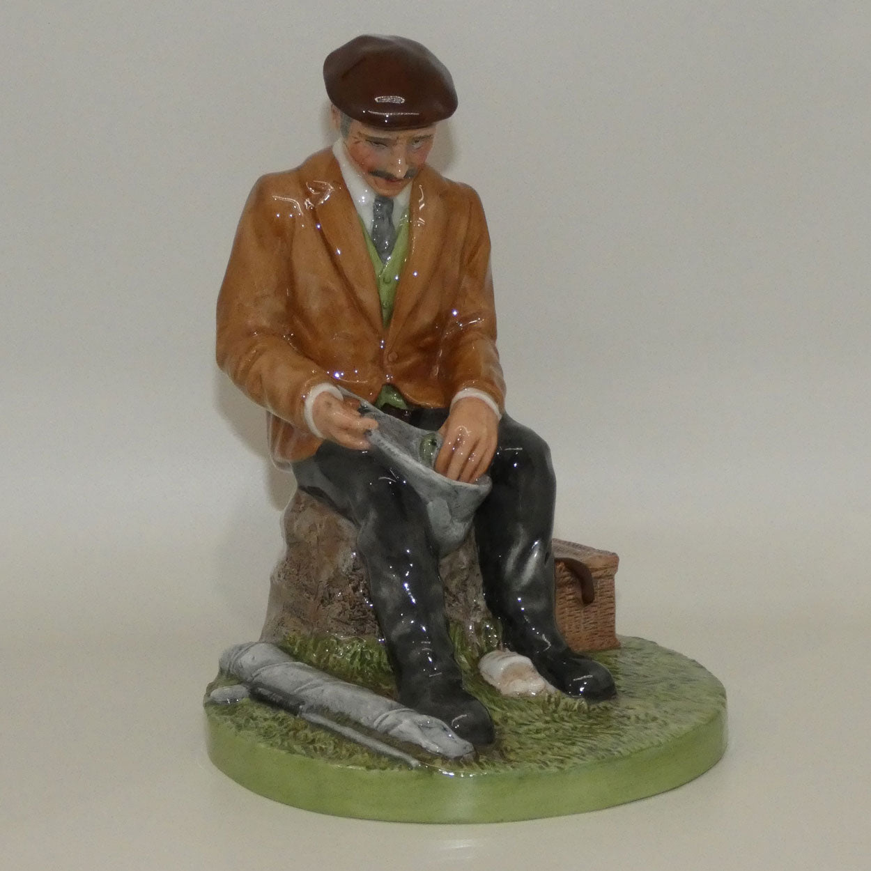 hn4511-royal-doulton-figure-fisherman