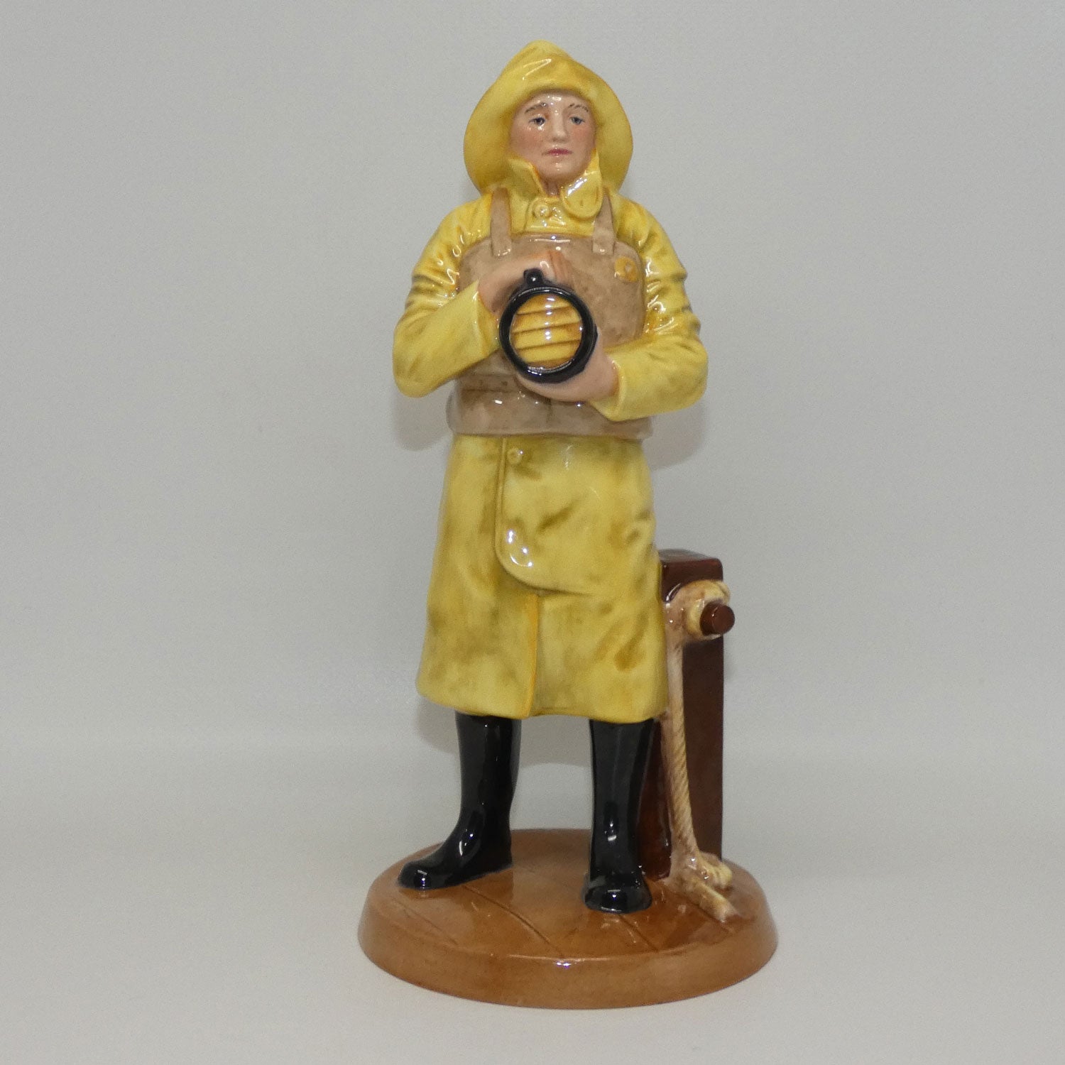 hn4570-royal-doulton-figure-lifeboat-man