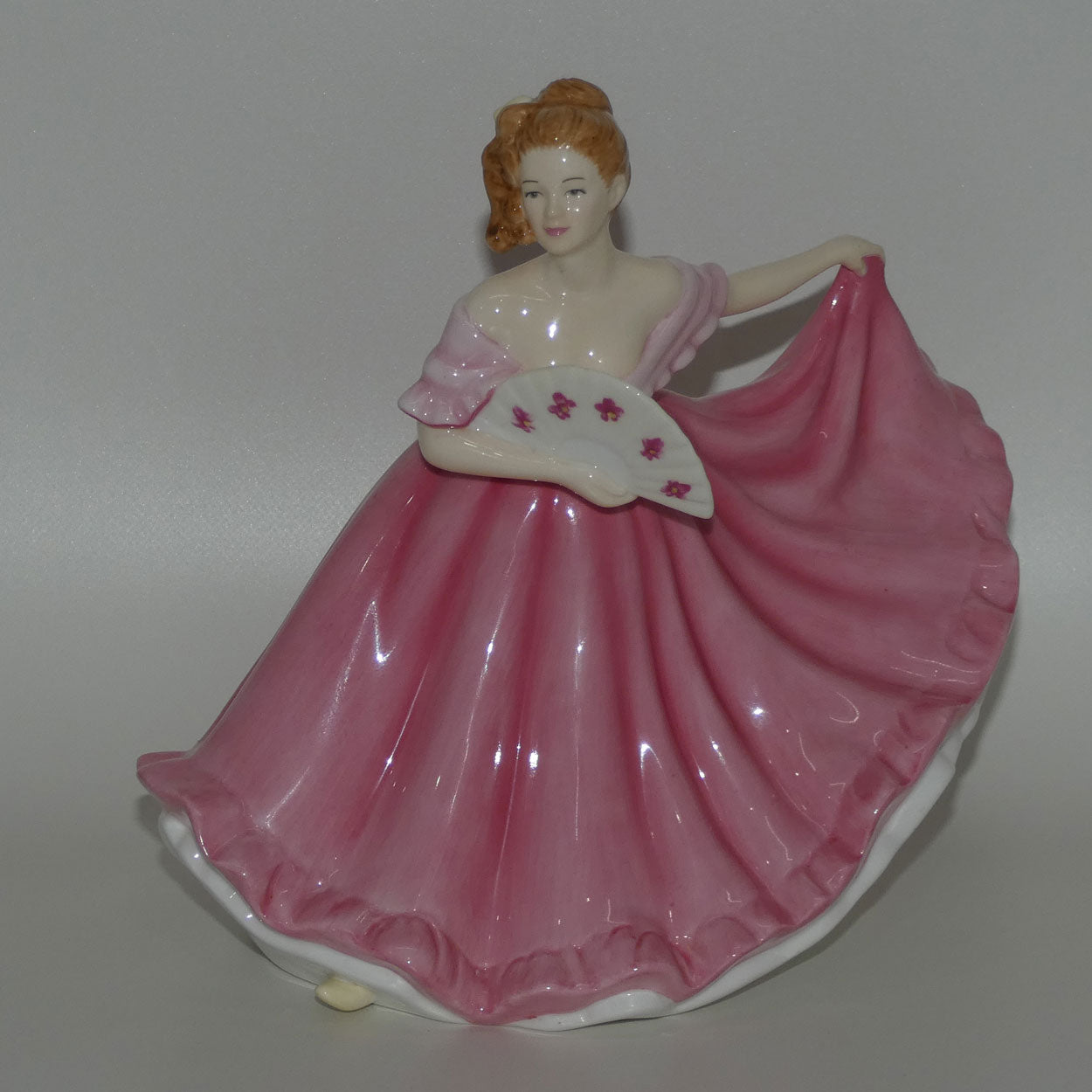 hn4865-royal-doulton-figure-elaine
