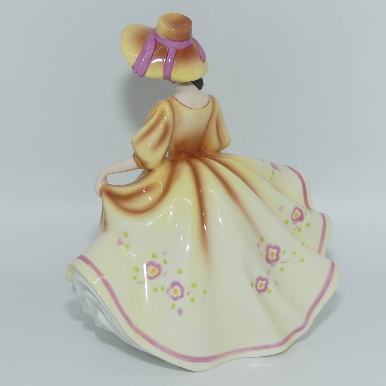 hn5095-royal-doulton-figure-sunday-best