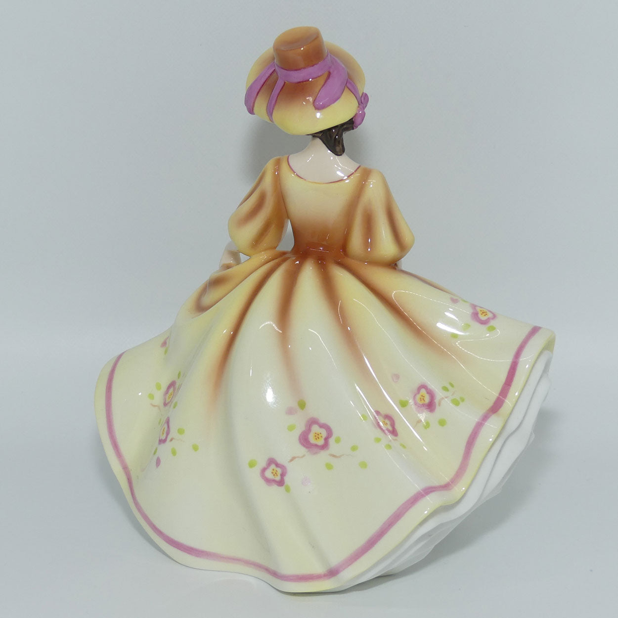 hn5095-royal-doulton-figure-sunday-best