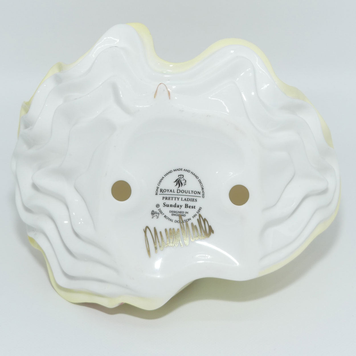 hn5095-royal-doulton-figure-sunday-best