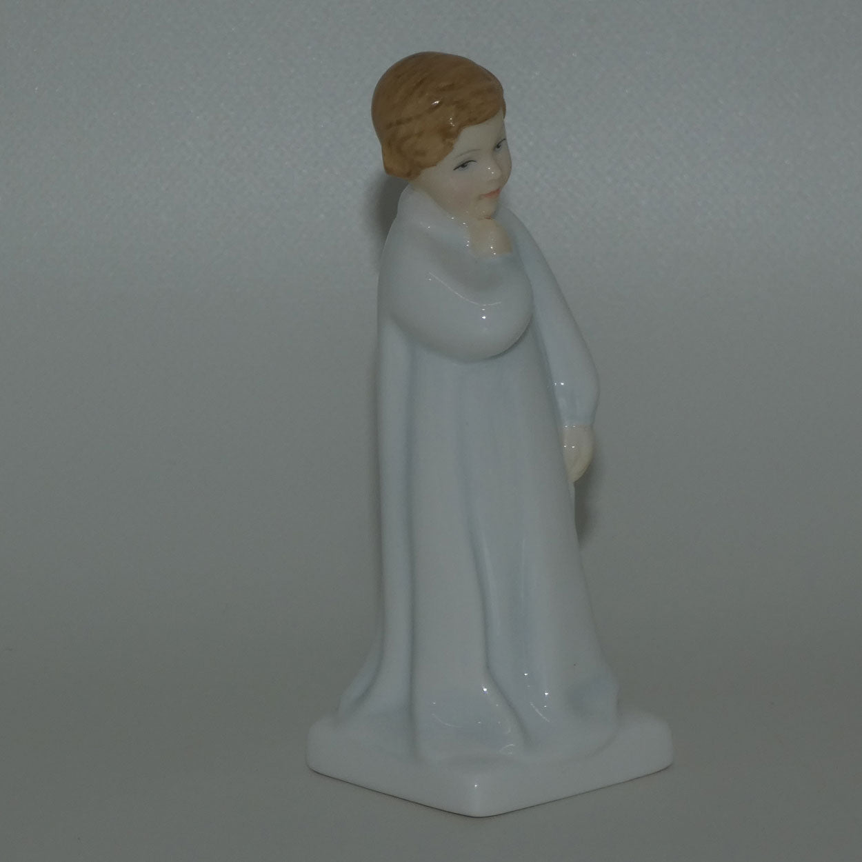 hn5648-royal-doulton-figure-darling-hn-icons