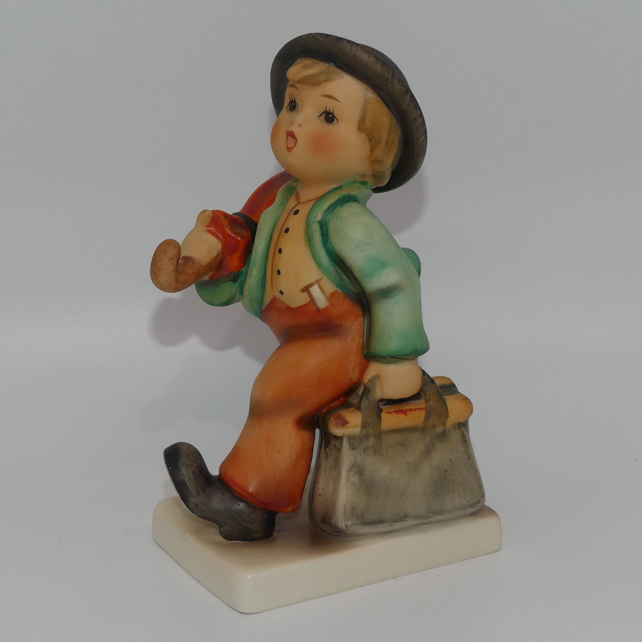 hum0011-0-mi-hummel-figure-merry-wanderer-tmk5