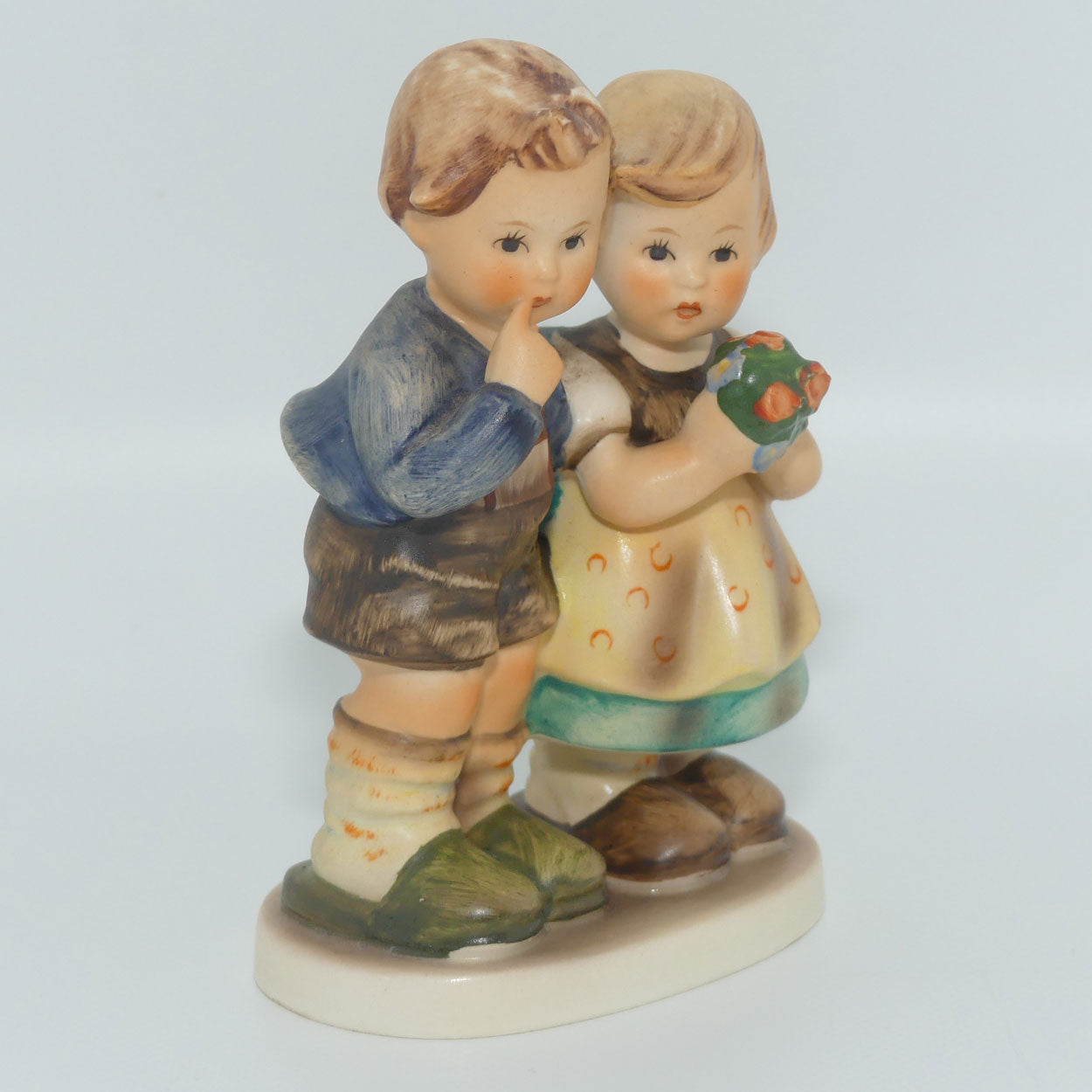 HUM0220 MI Hummel figure We Congratulate TMK3