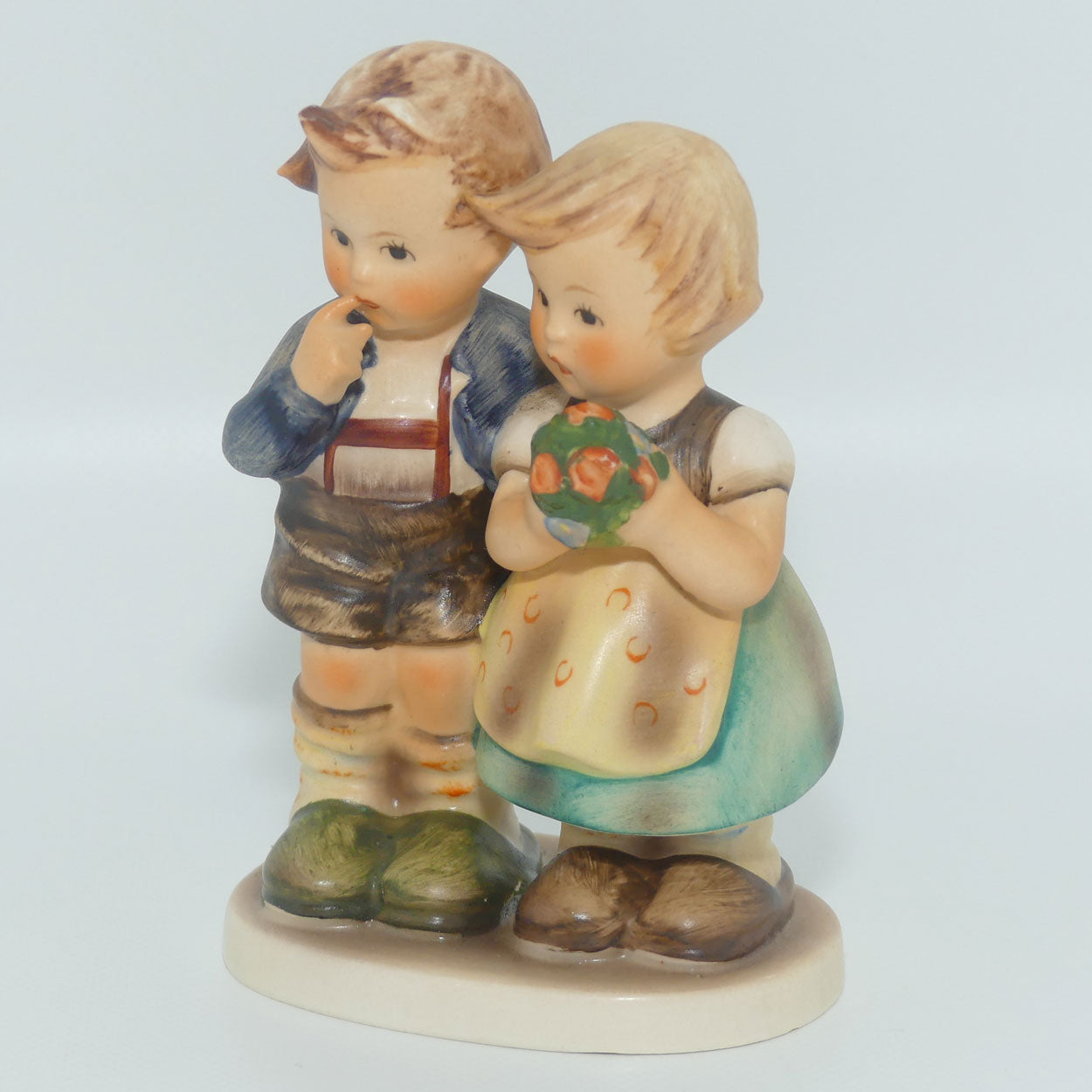 HUM0220 MI Hummel figure We Congratulate TMK3