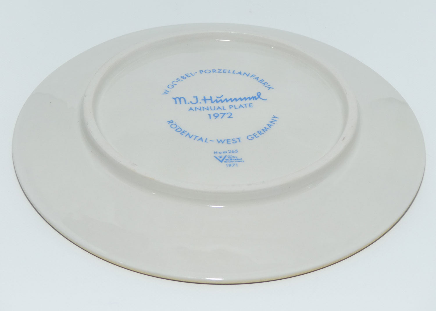 HUM0265 MI Hummel Annual Plate 1972 | Hear Ye, Hear Ye