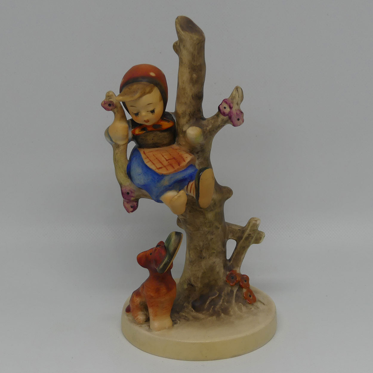 hum0056-b-mi-hummel-figure-out-of-danger-tmk5