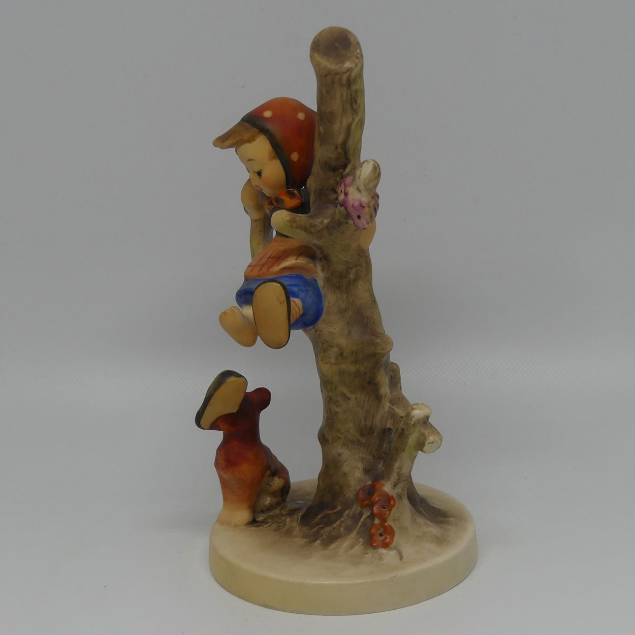 hum0056-b-mi-hummel-figure-out-of-danger-tmk5