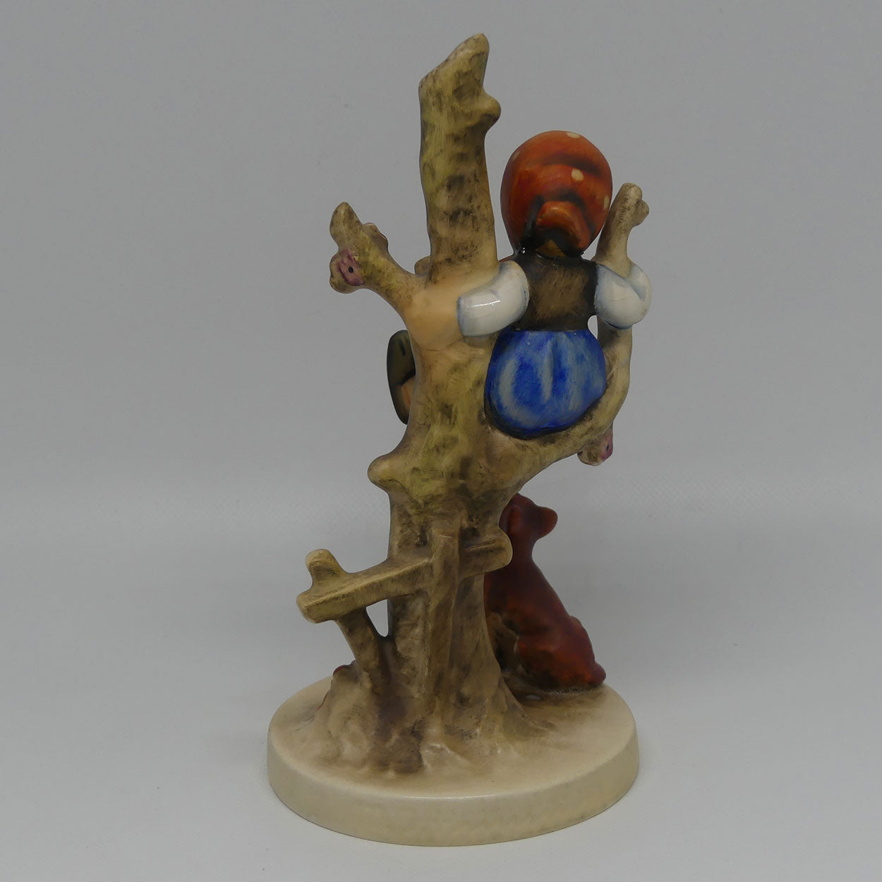 hum0056-b-mi-hummel-figure-out-of-danger-tmk5