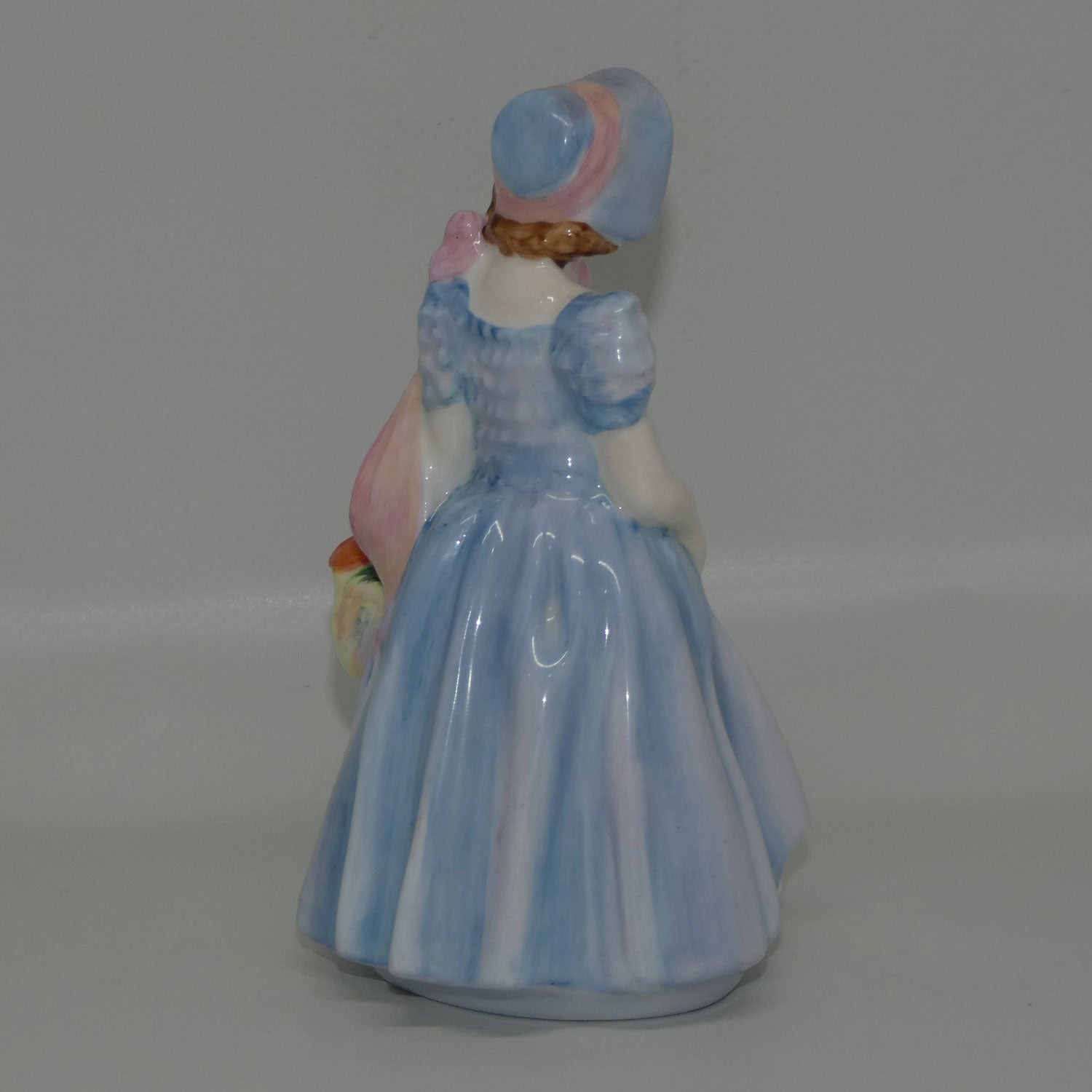 hn2109-royal-doulton-figure-wendy