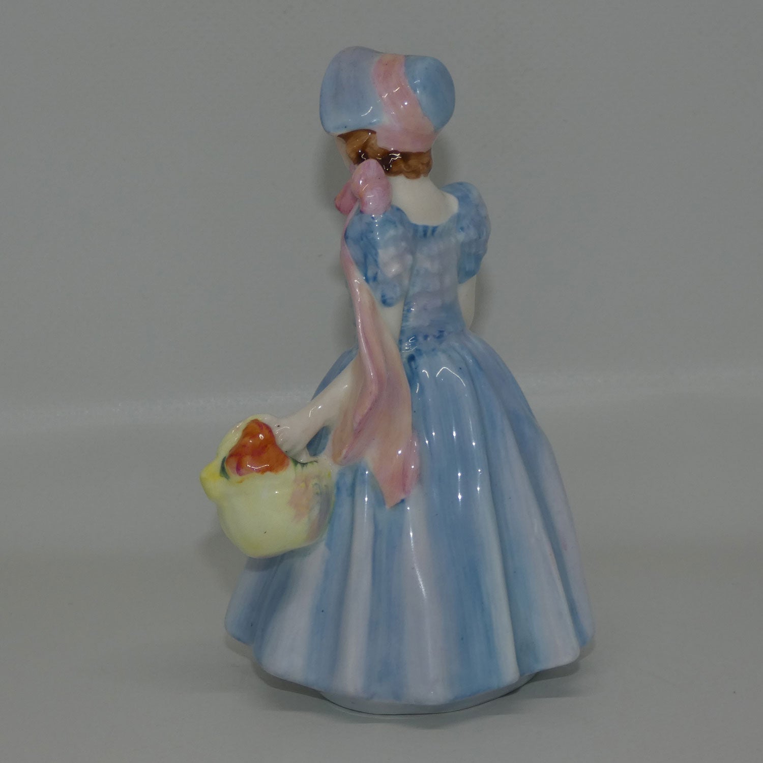 hn2109-royal-doulton-figure-wendy