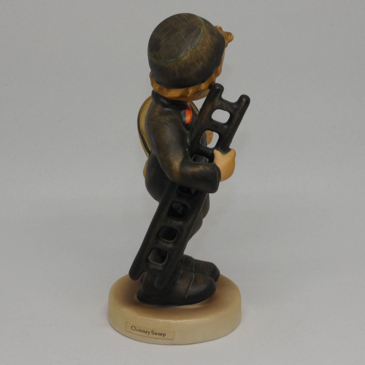 hum12-i-mi-hummel-figure-chimney-sweep