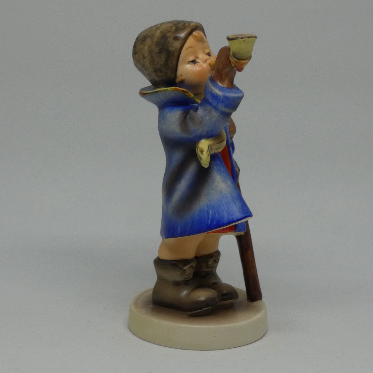 hum15-0-mi-hummel-figure-hear-ye-hear-ye