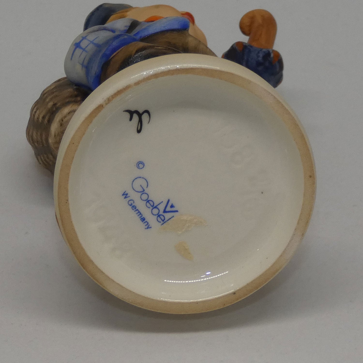 hum198-2-0-mi-hummel-figure-home-from-market