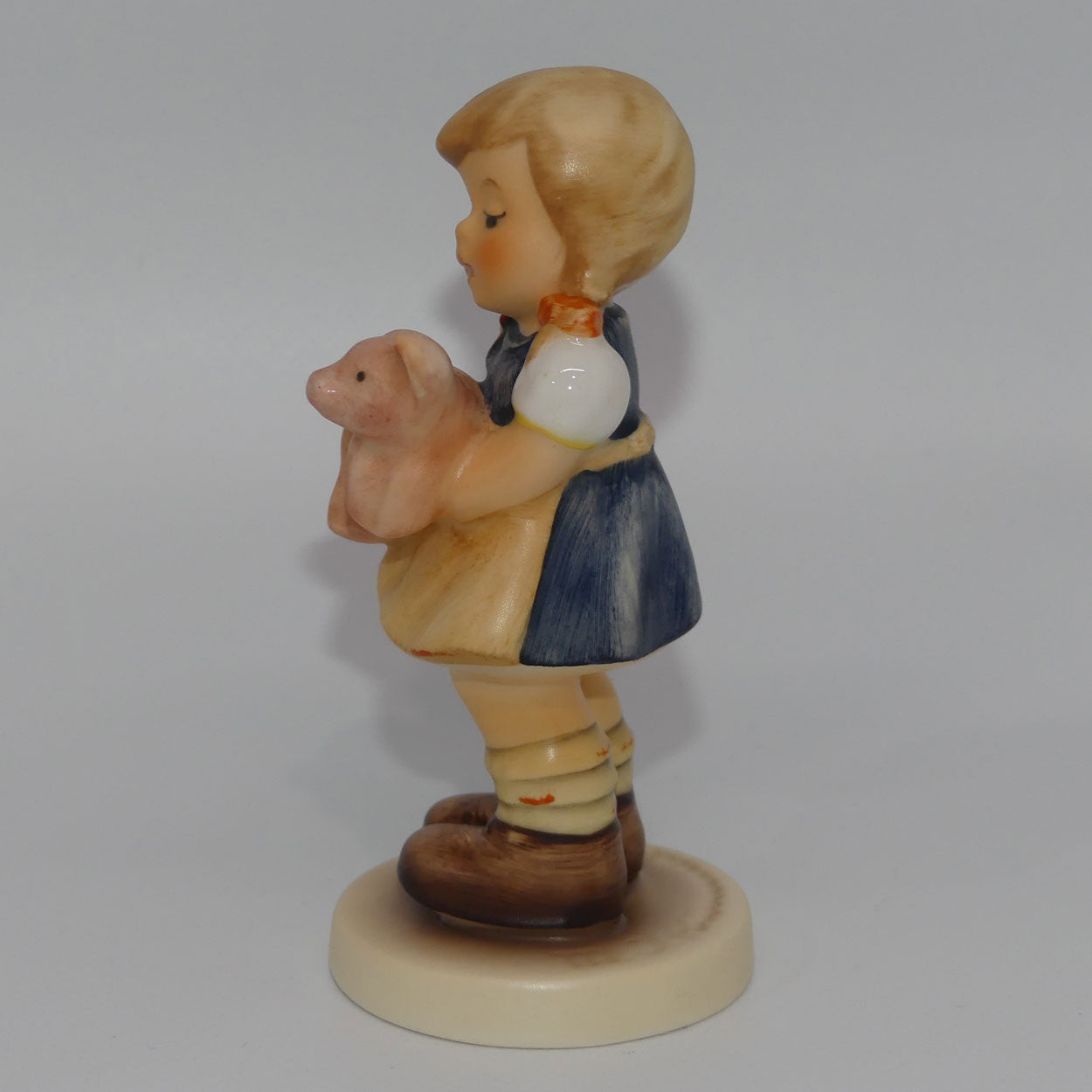 HUM2052 MI Hummel figure Pigtails | TMK7 | #1