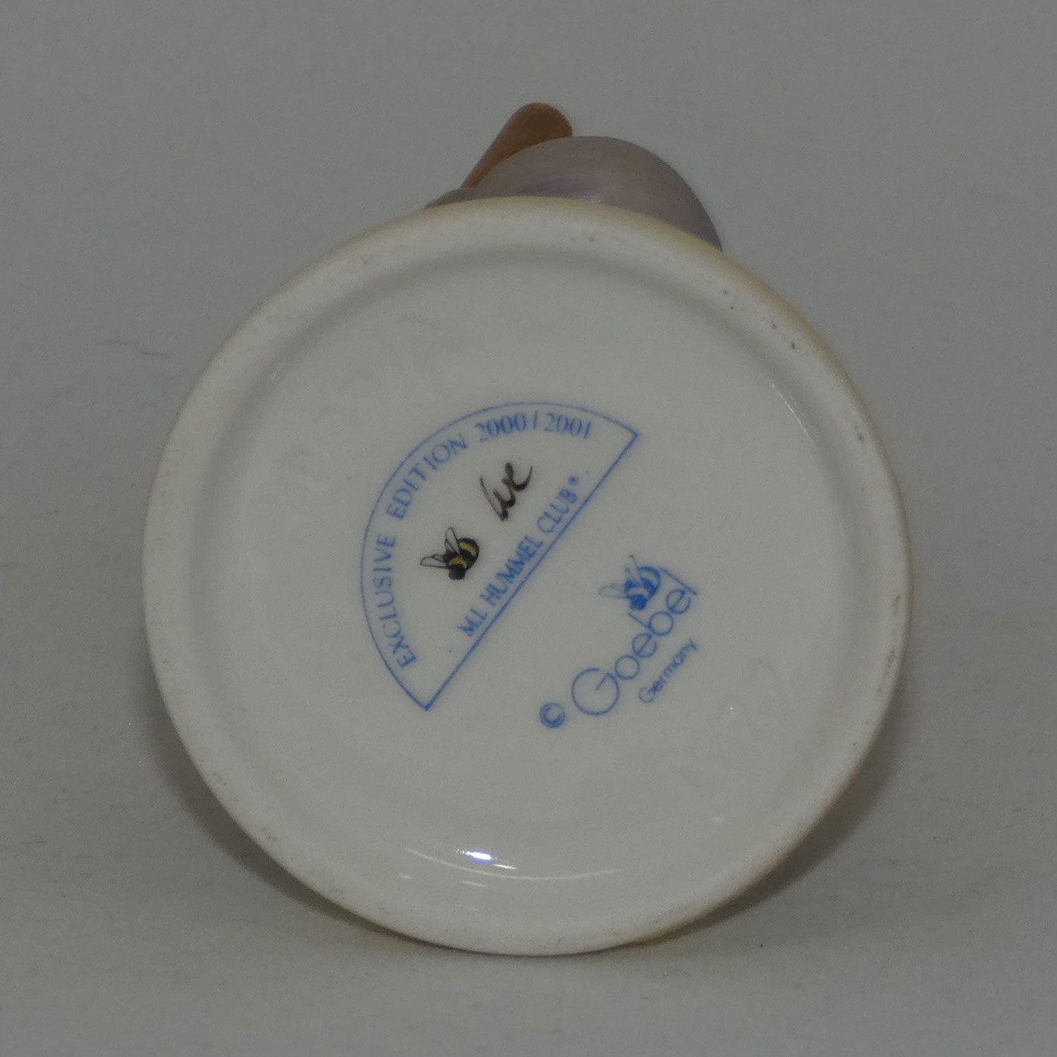 hum2087-a-mi-hummel-figure-sharpest-student