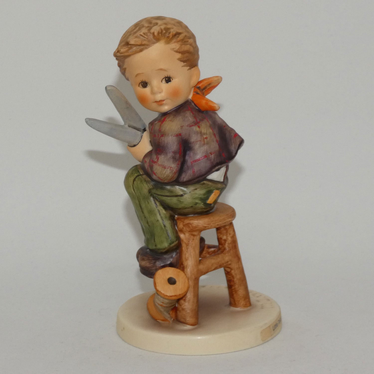 hum308-mi-hummel-figure-little-tailor