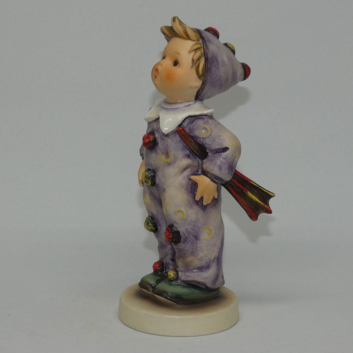 hum328-mi-hummel-figure-carnival