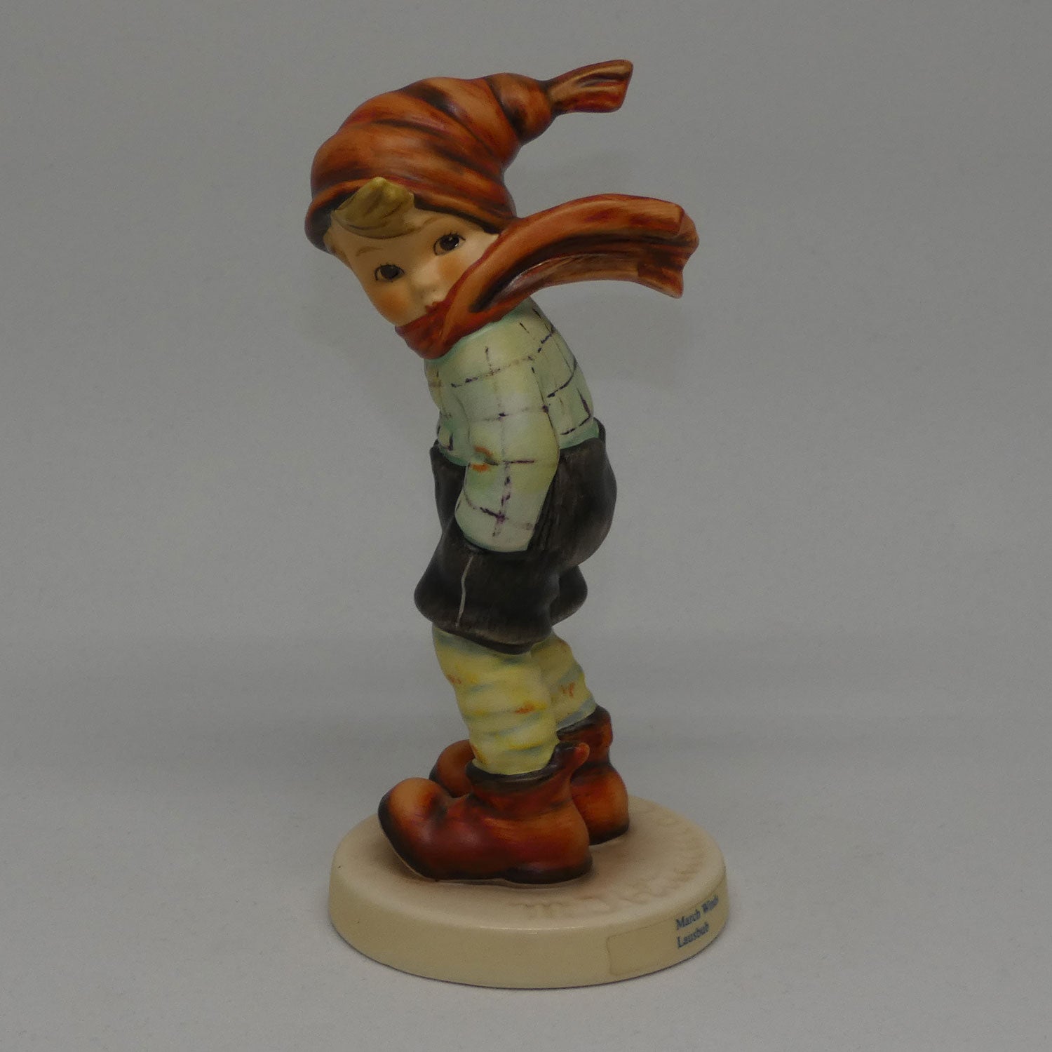 hum43-mi-hummel-figure-march-winds