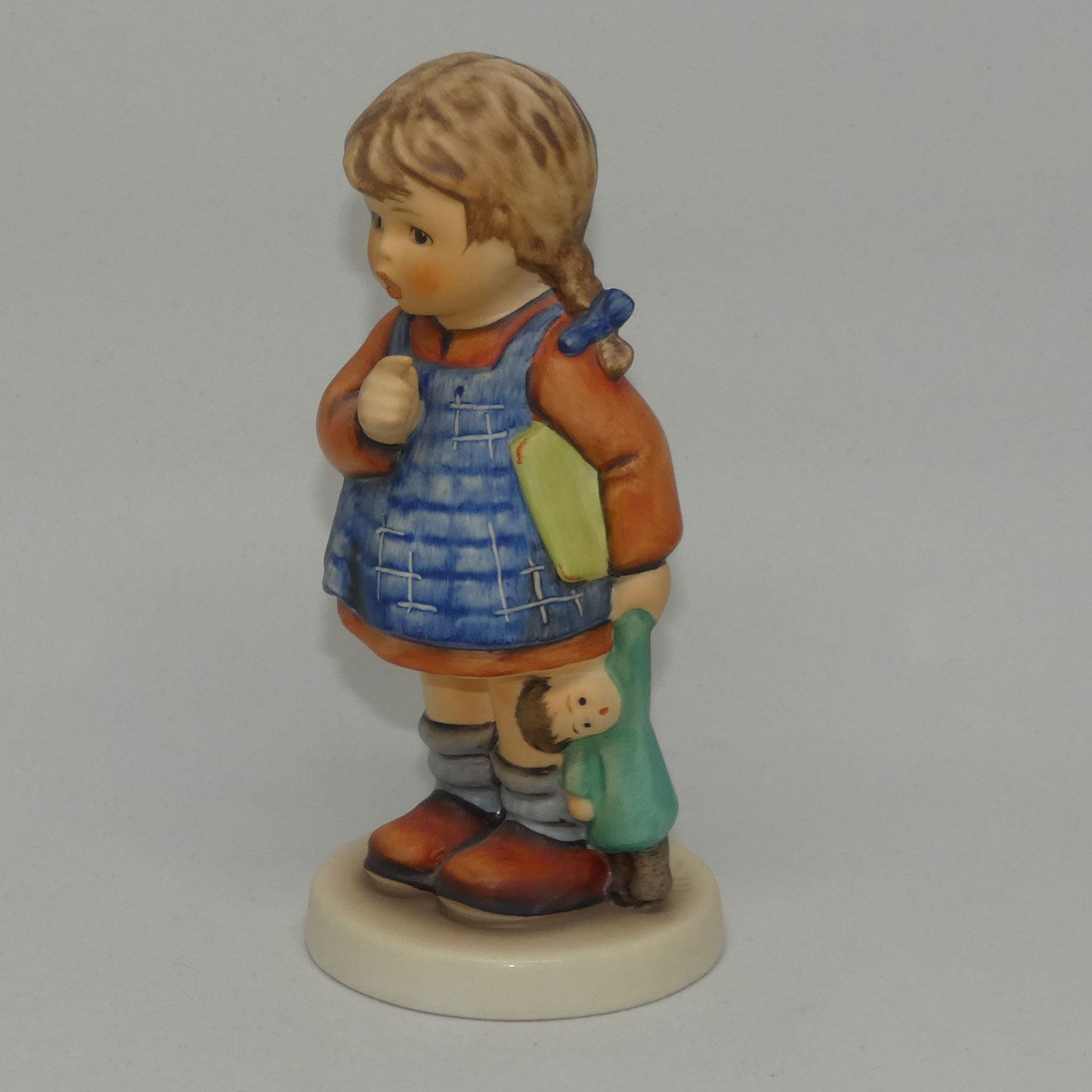 hum486-mi-hummel-figure-i-wonder