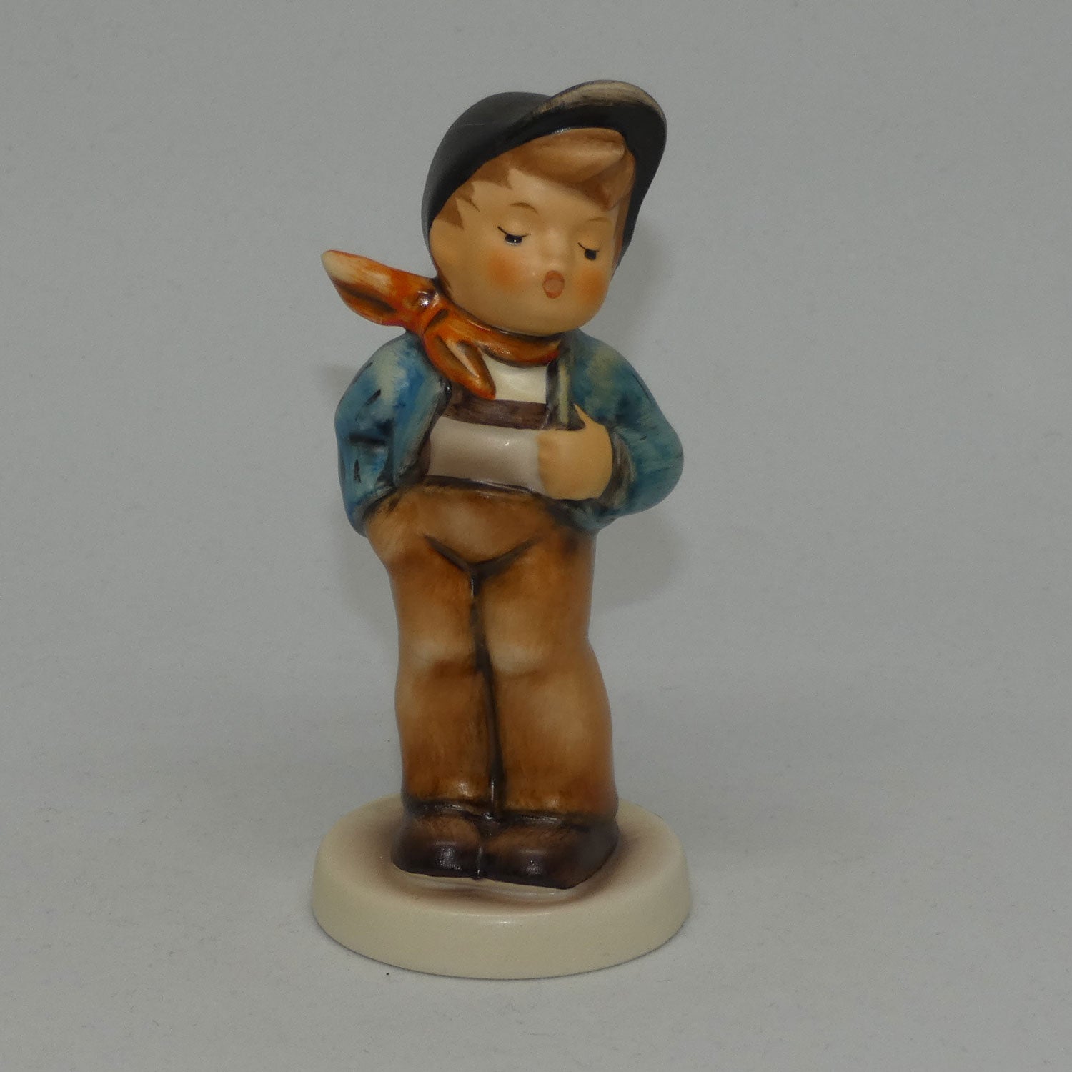 hum560-mi-hummel-figure-lucky-fellow