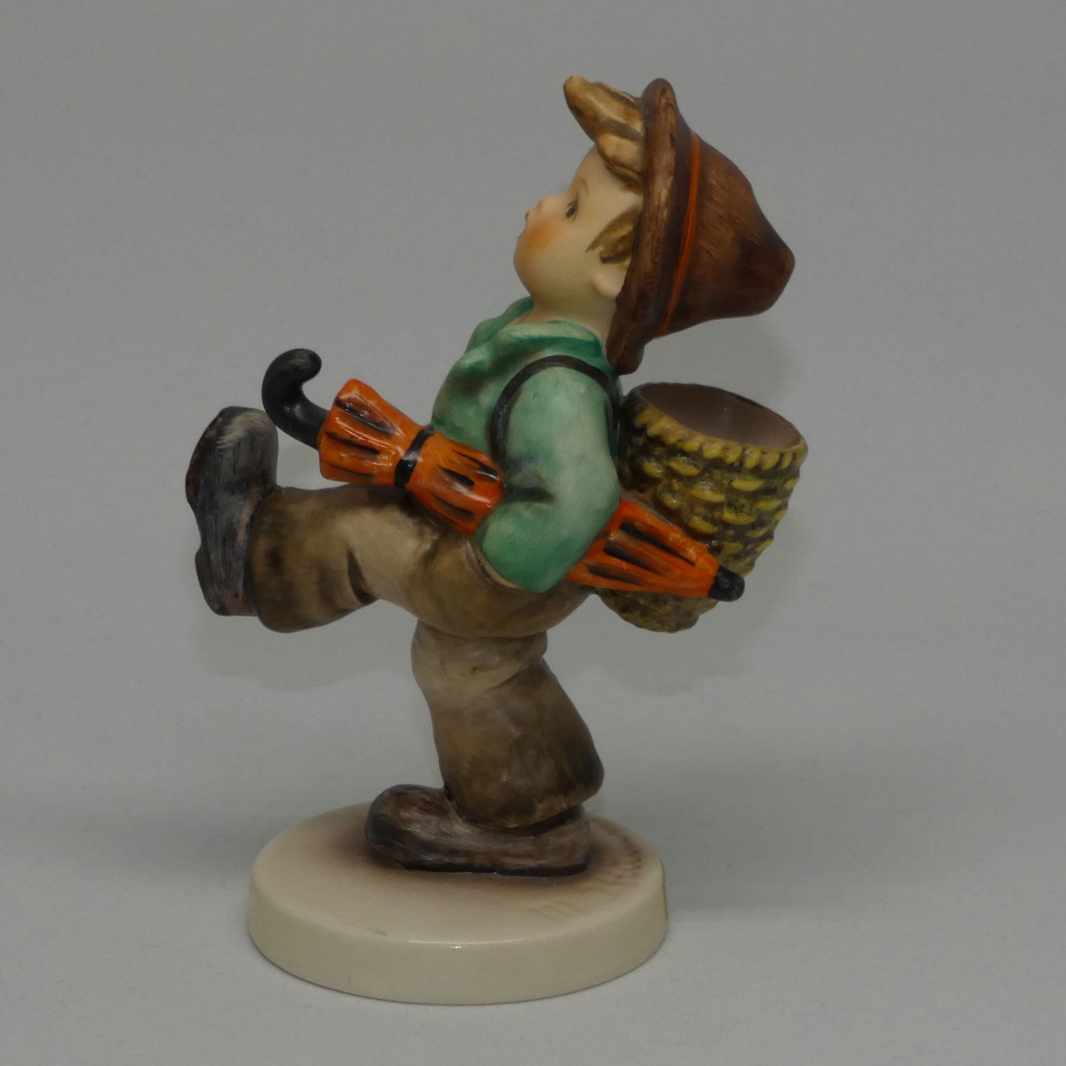 hum79-mi-hummel-figure-globe-trotter-tmk6