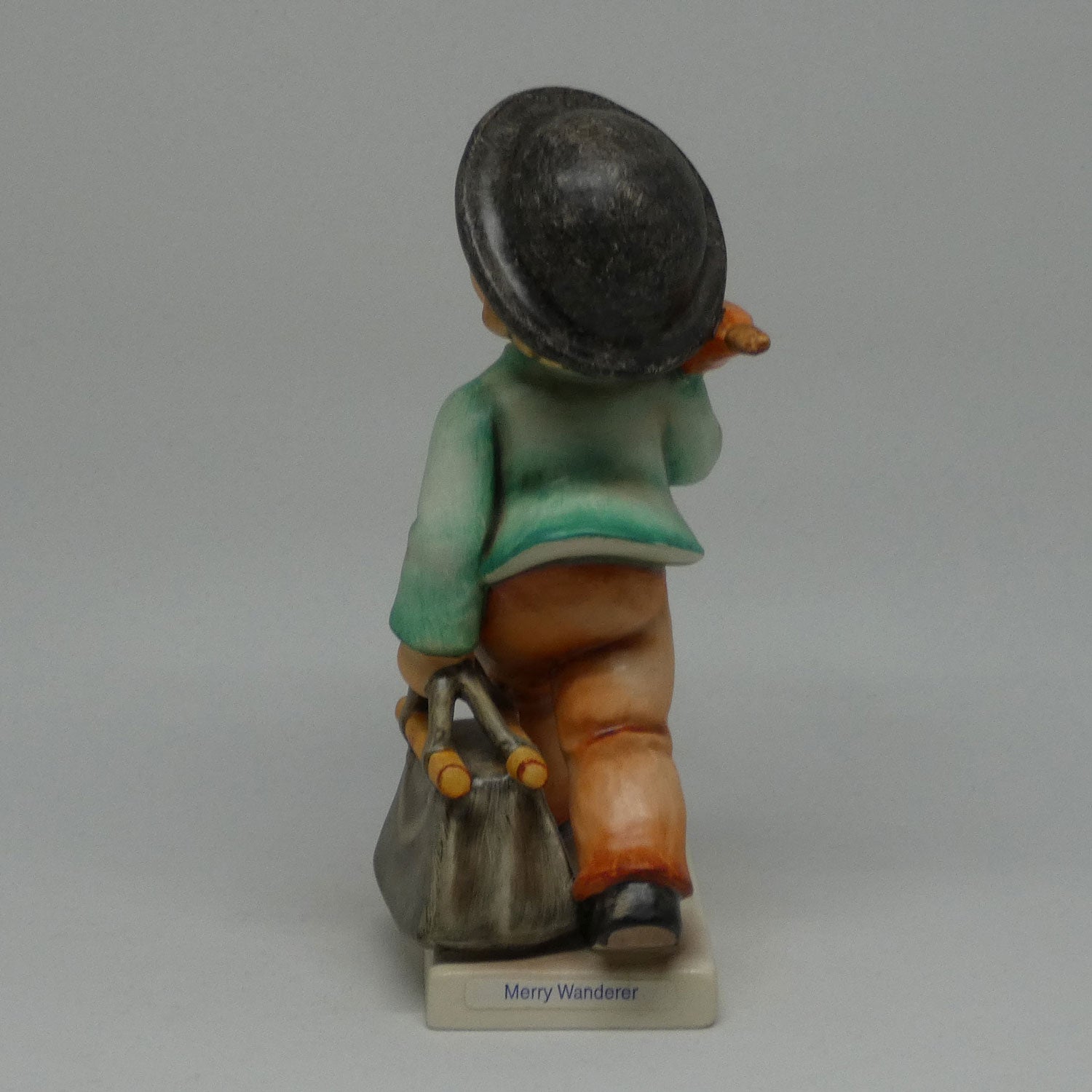 hum7-0-mi-hummel-figure-merry-wanderer