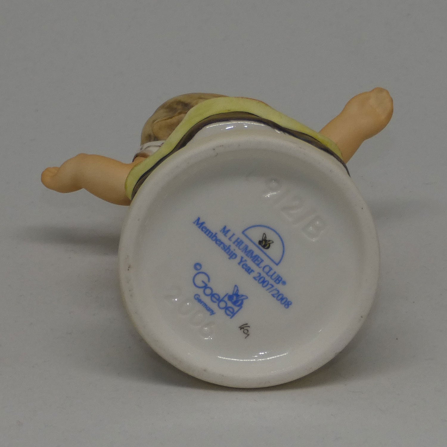 hum912b-mi-hummel-figure-spring-waltz