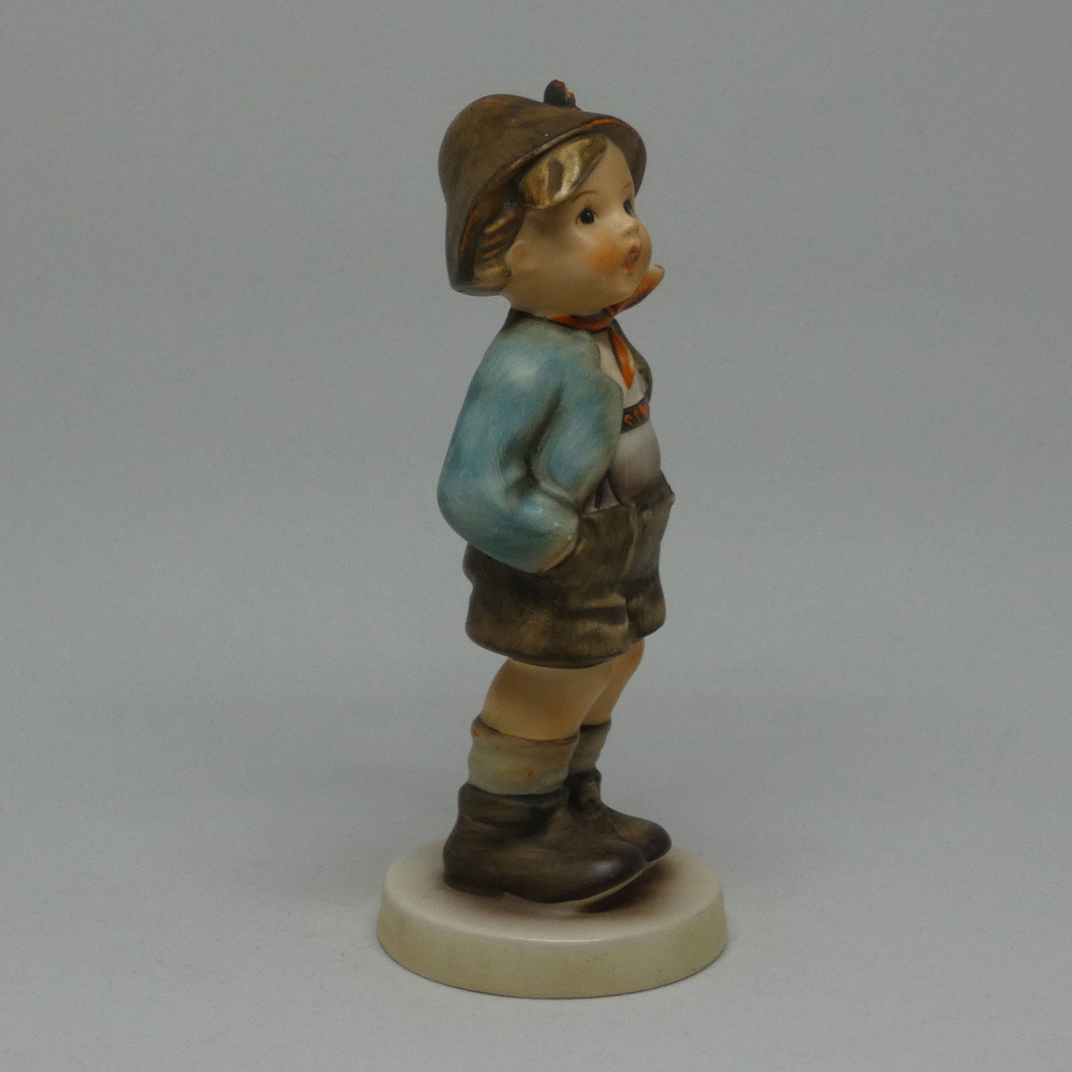 hum95-mi-hummel-figure-brother