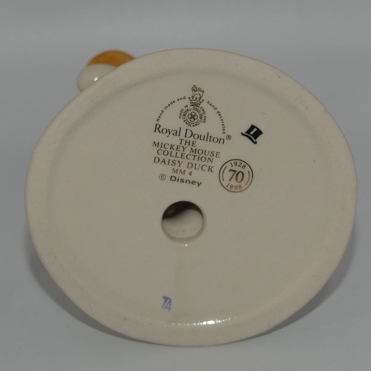 mm04-royal-doulton-disney-daisy-duck-70th-anniversary-boxed