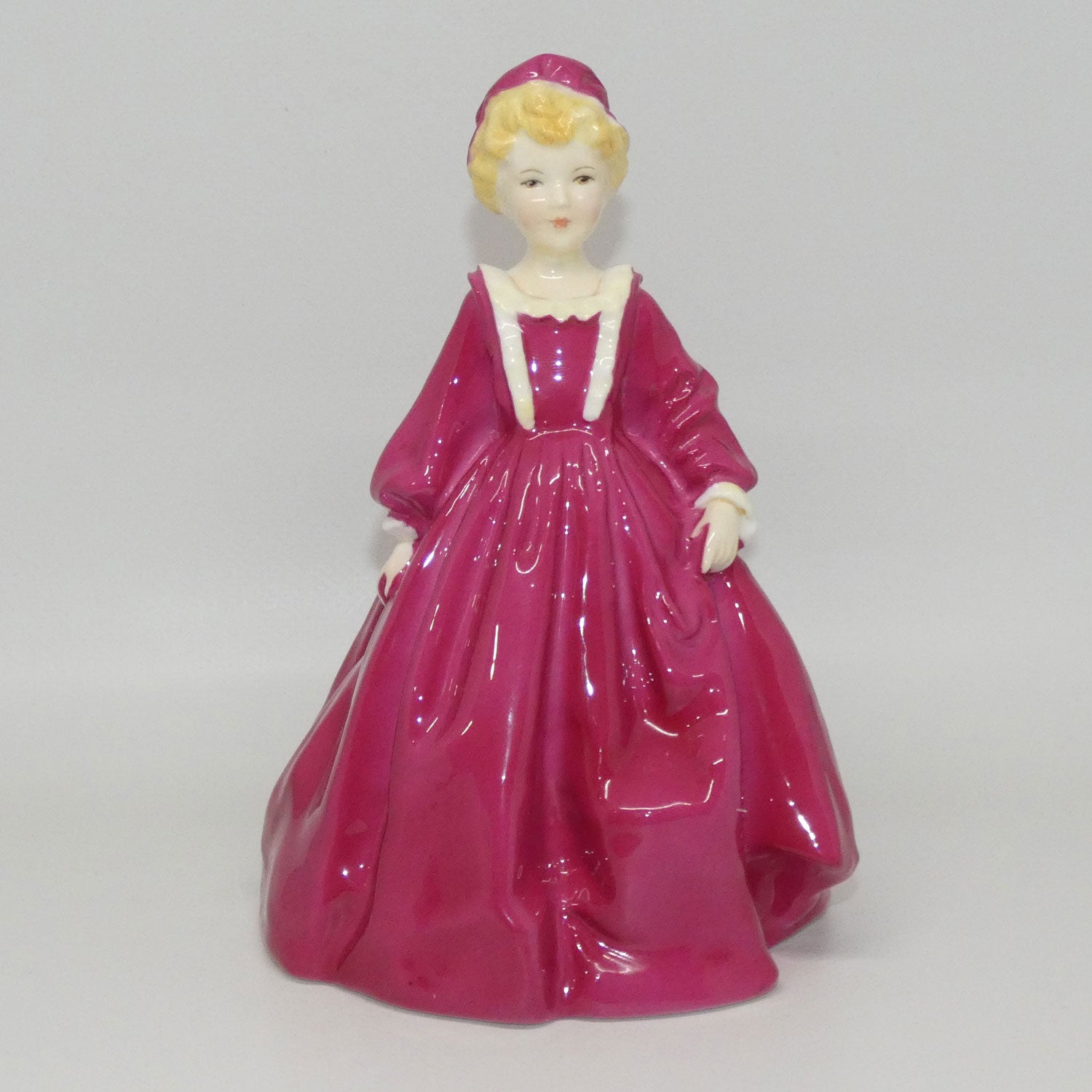 rw3081-royal-worcester-grandmothers-dress-figure
