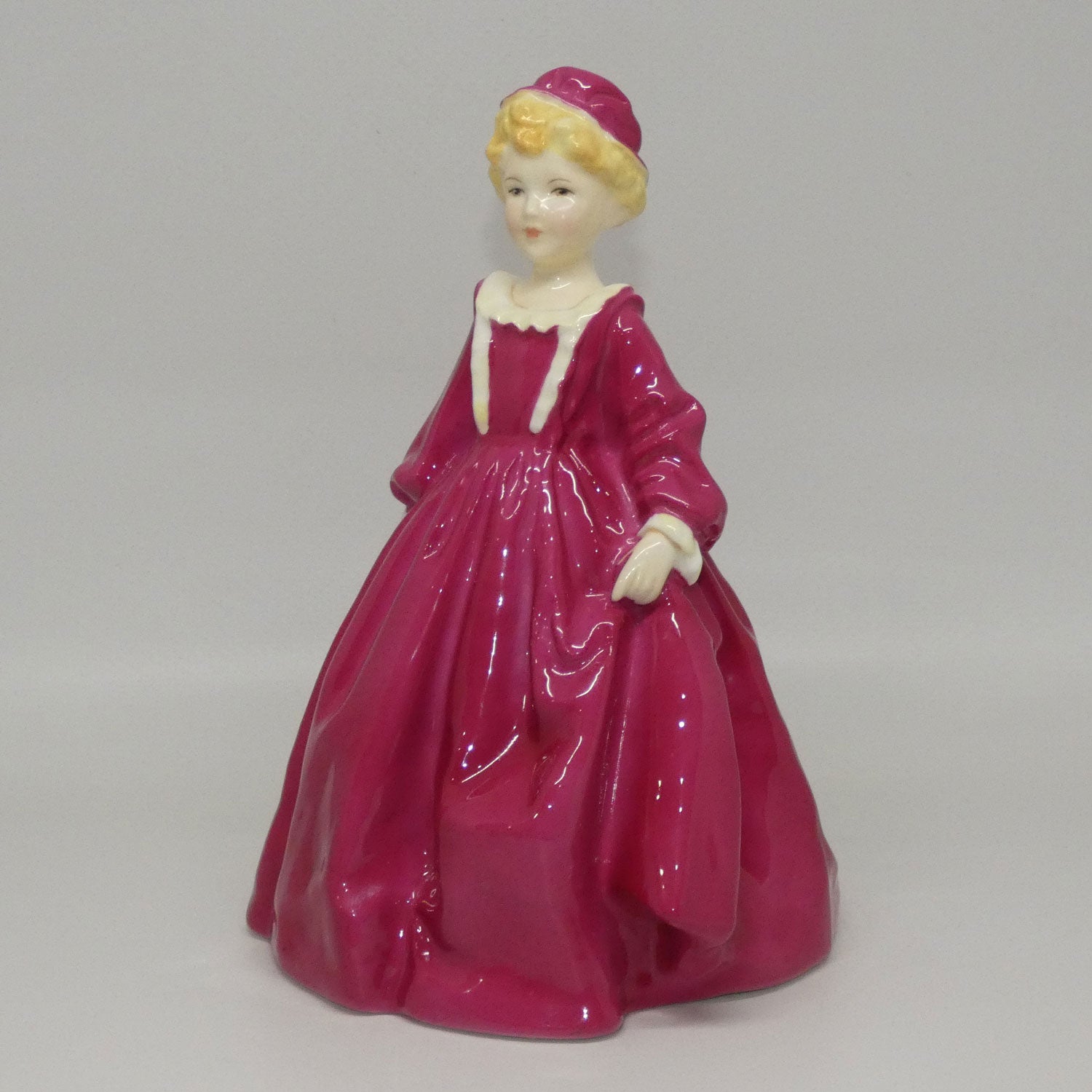 rw3081-royal-worcester-grandmothers-dress-figure