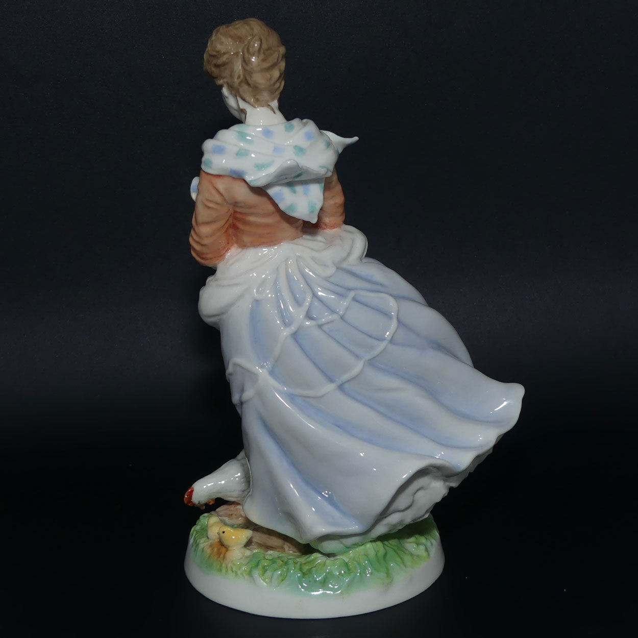 RW4373 Royal Worcester Old Country Ways figurine | A Farmer's Wife | Ltd Ed