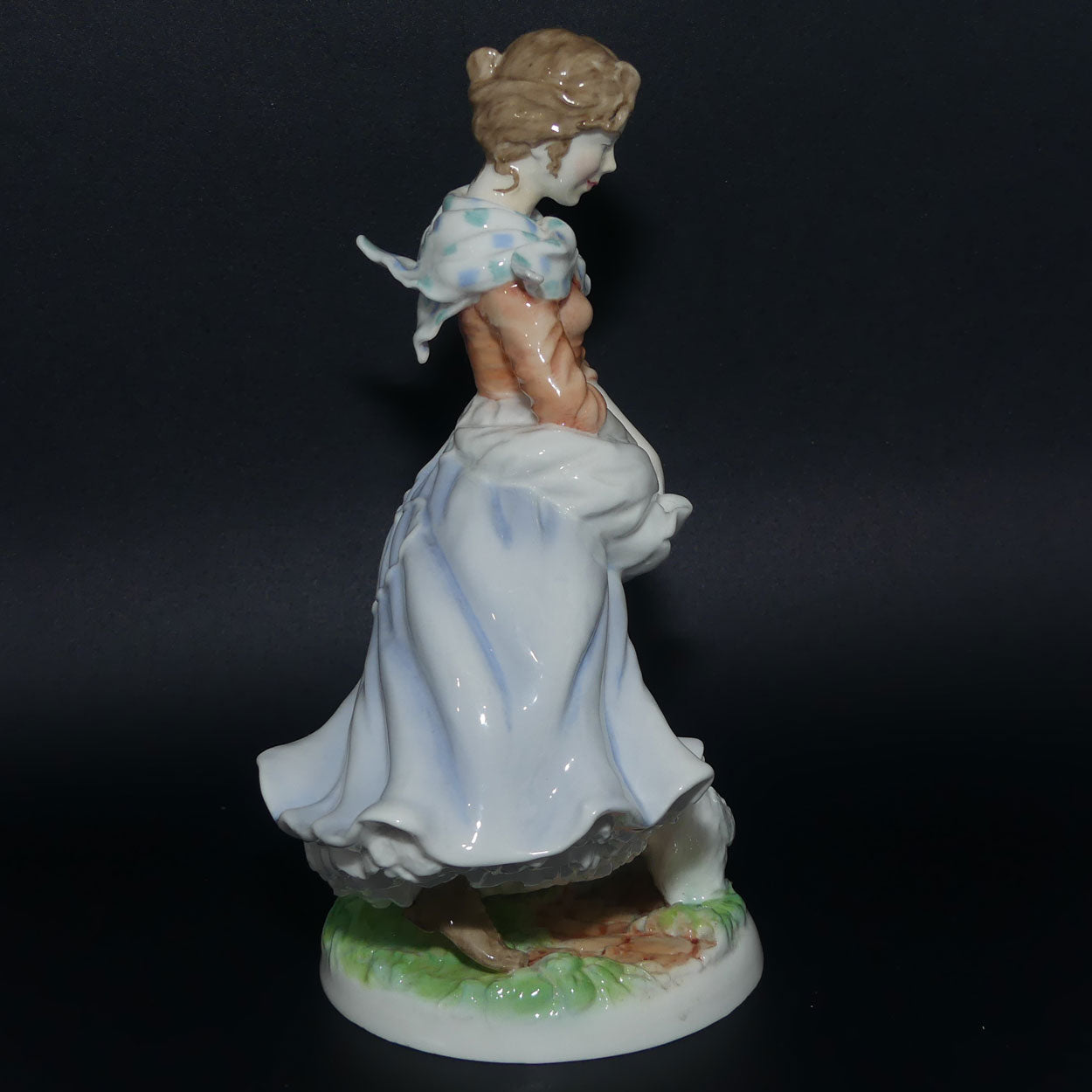 RW4373 Royal Worcester Old Country Ways figurine | A Farmer's Wife | Ltd Ed