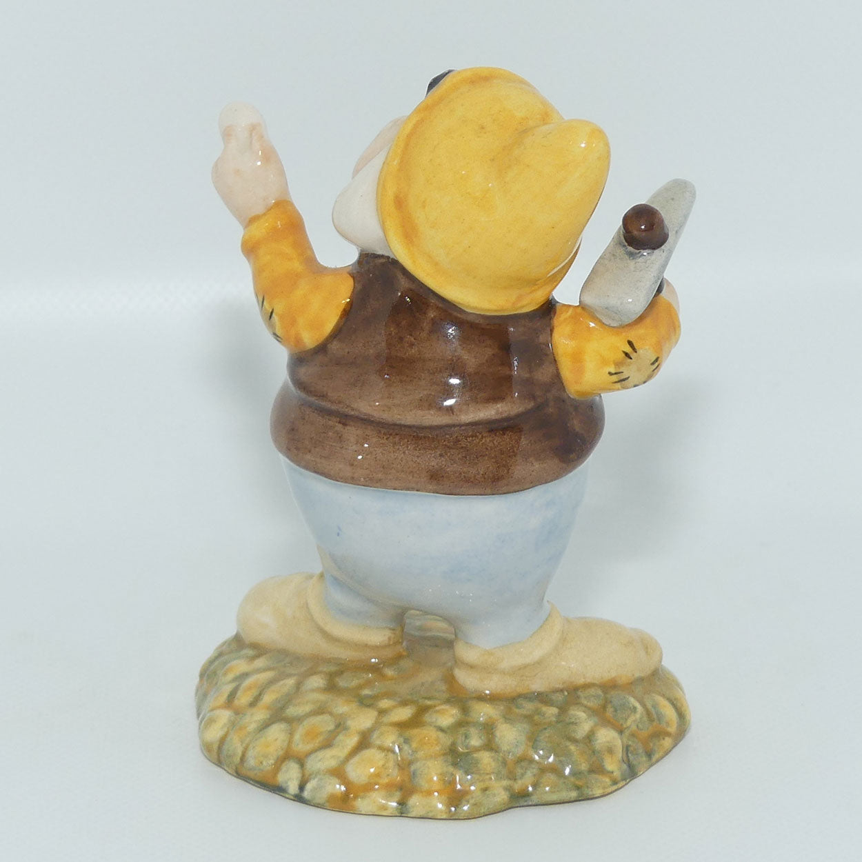 SW12 Royal Doulton Disney Snow White and Seven Dwarfs figure | Happy