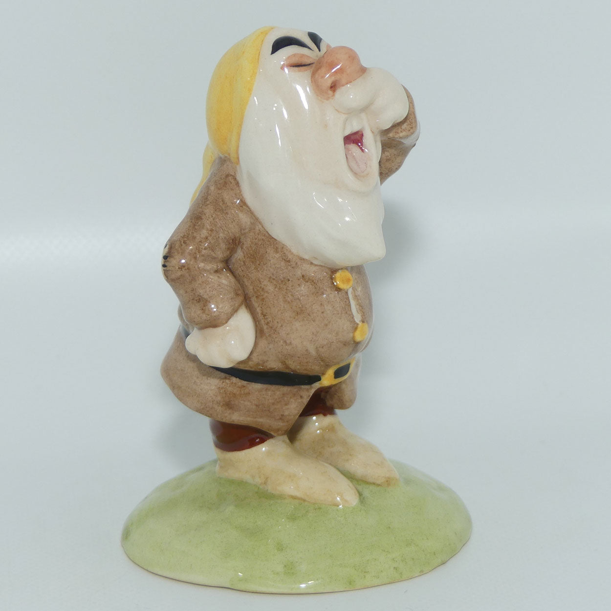 SW14 Royal Doulton Disney Snow White and Seven Dwarfs figure | Sneezy