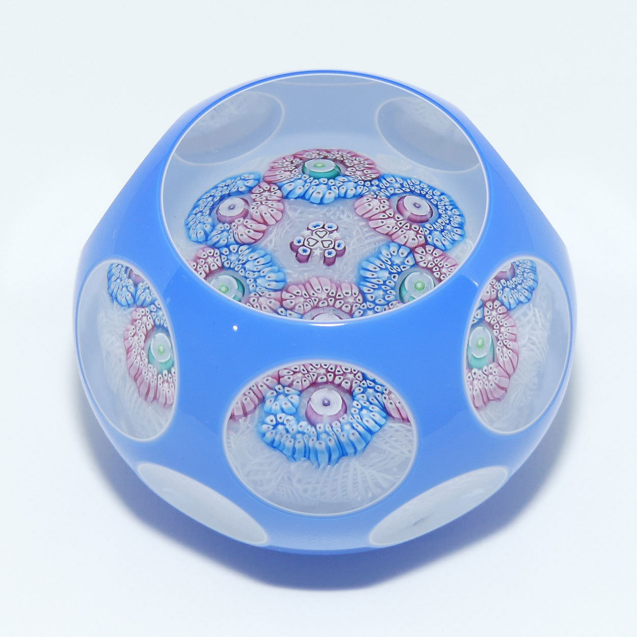 John Deacons Scotland Millefiori Interlocking Trefoil on Lace | Facetted Overlay small paperweight