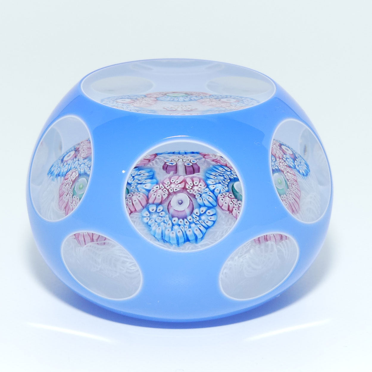 John Deacons Scotland Millefiori Interlocking Trefoil on Lace | Facetted Overlay small paperweight