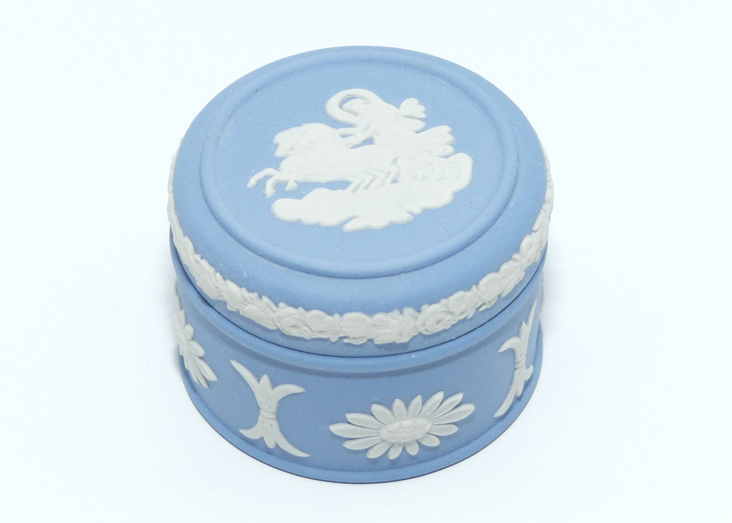 Wedgwood Jasper | White on Pale Blue | Aurora miniature trinket box