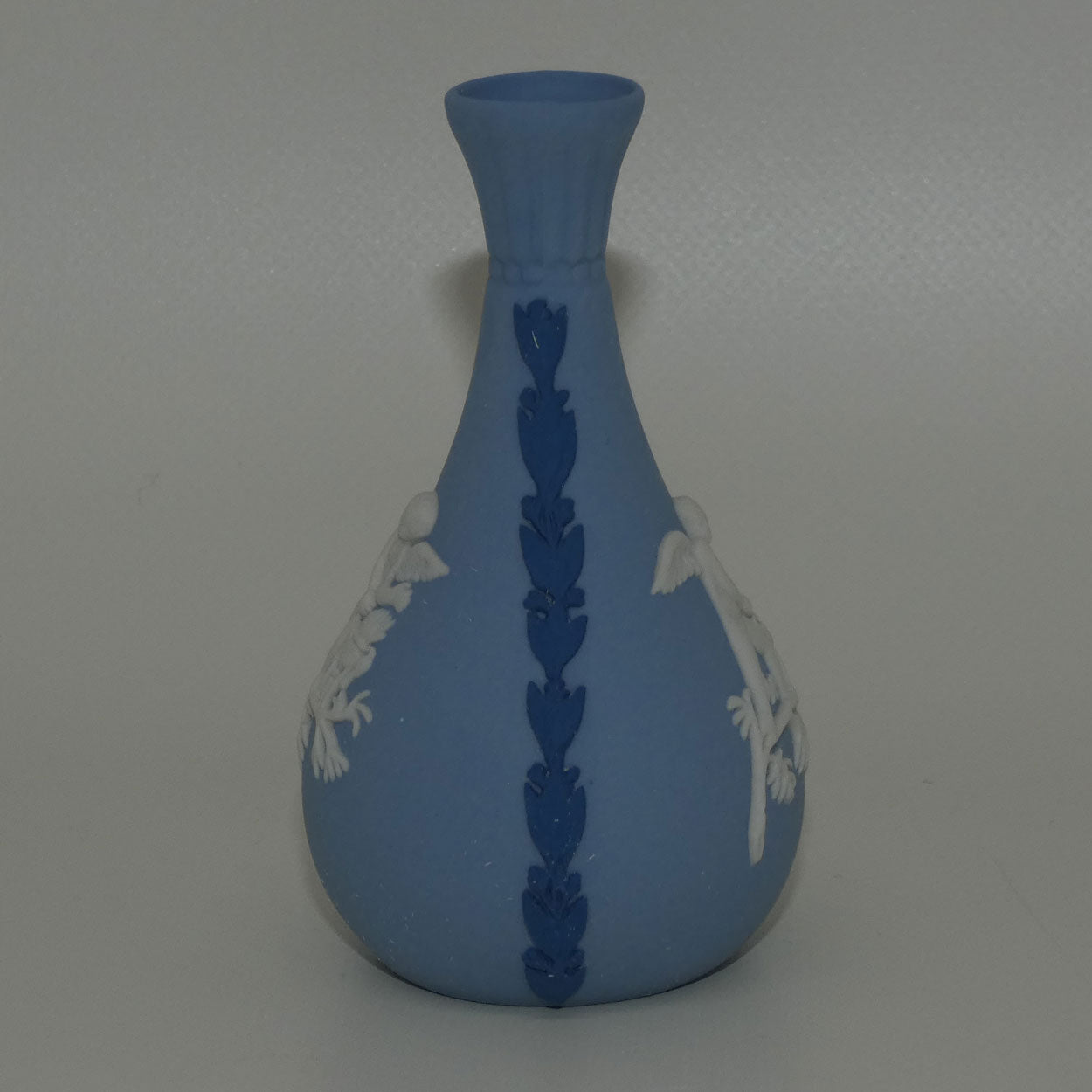 wedgwood-jasper-seasons-twcs-mini-bud-vase-autumn